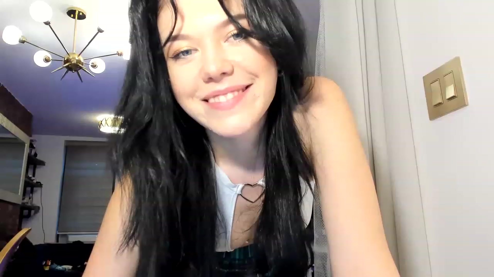 Gallery image thumbnail from Nancy_Morris's myfreecams stream on, 03/25/2023, 22:20 image 6 of 20