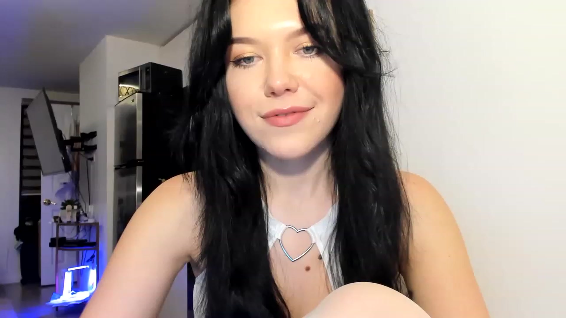 Gallery image thumbnail from Nancy_Morris's myfreecams stream on, 03/25/2023, 22:20 image 17 of 20
