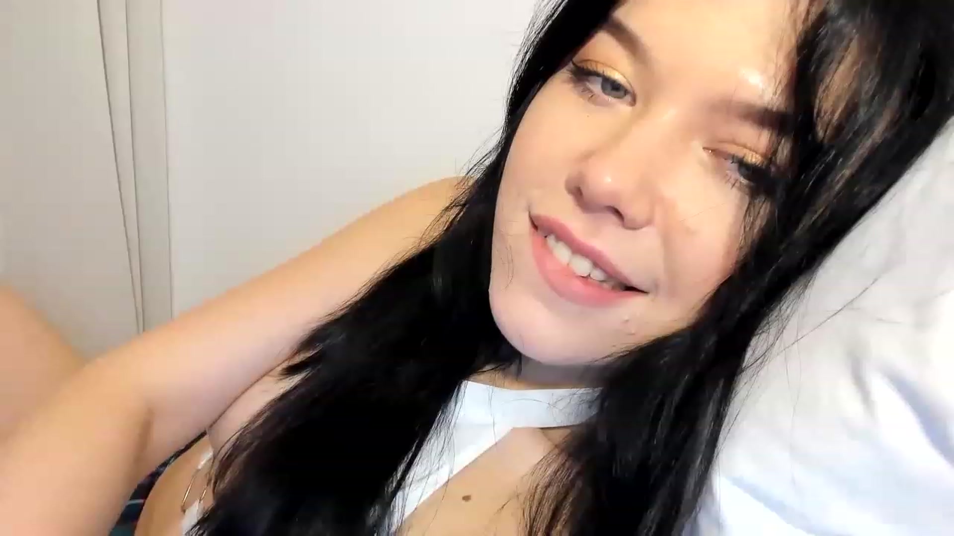 Gallery image thumbnail from Nancy_Morris's myfreecams stream on, 03/26/2023, 24:13 image 11 of 20