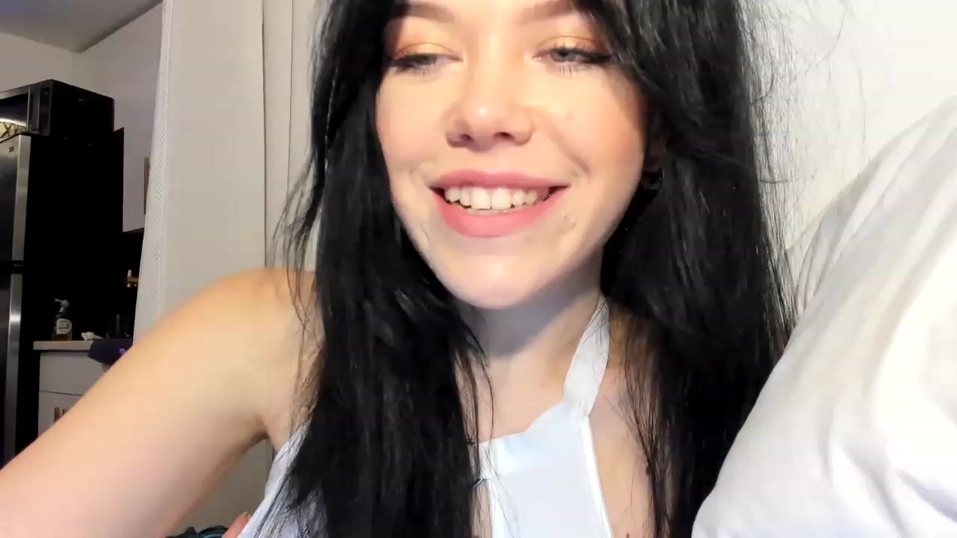 Gallery image thumbnail from Nancy_Morris's myfreecams stream on, 03/26/2023, 24:13 image 9 of 20