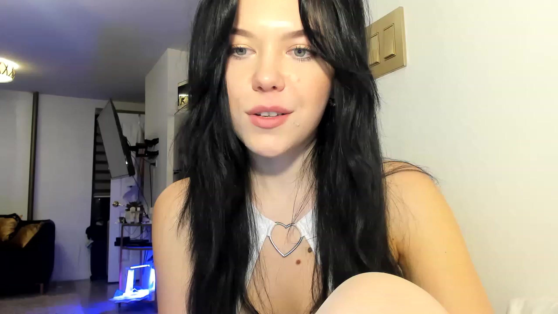 Gallery image thumbnail from Nancy_Morris's myfreecams stream on, 03/26/2023, 03:37 image 12 of 20