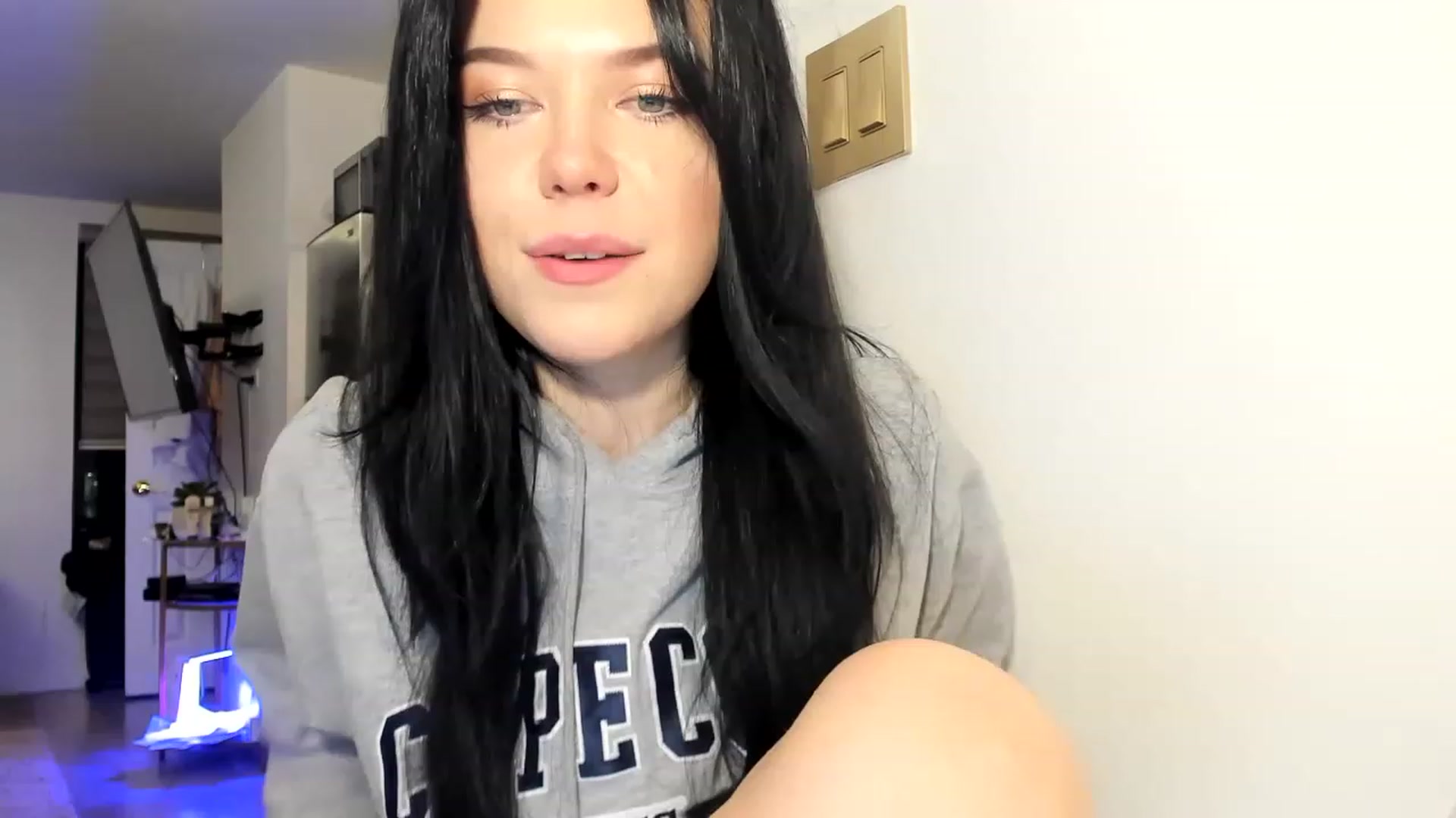 Gallery image thumbnail from Nancy_Morris's myfreecams stream on, 03/27/2023, 01:13 image 4 of 20