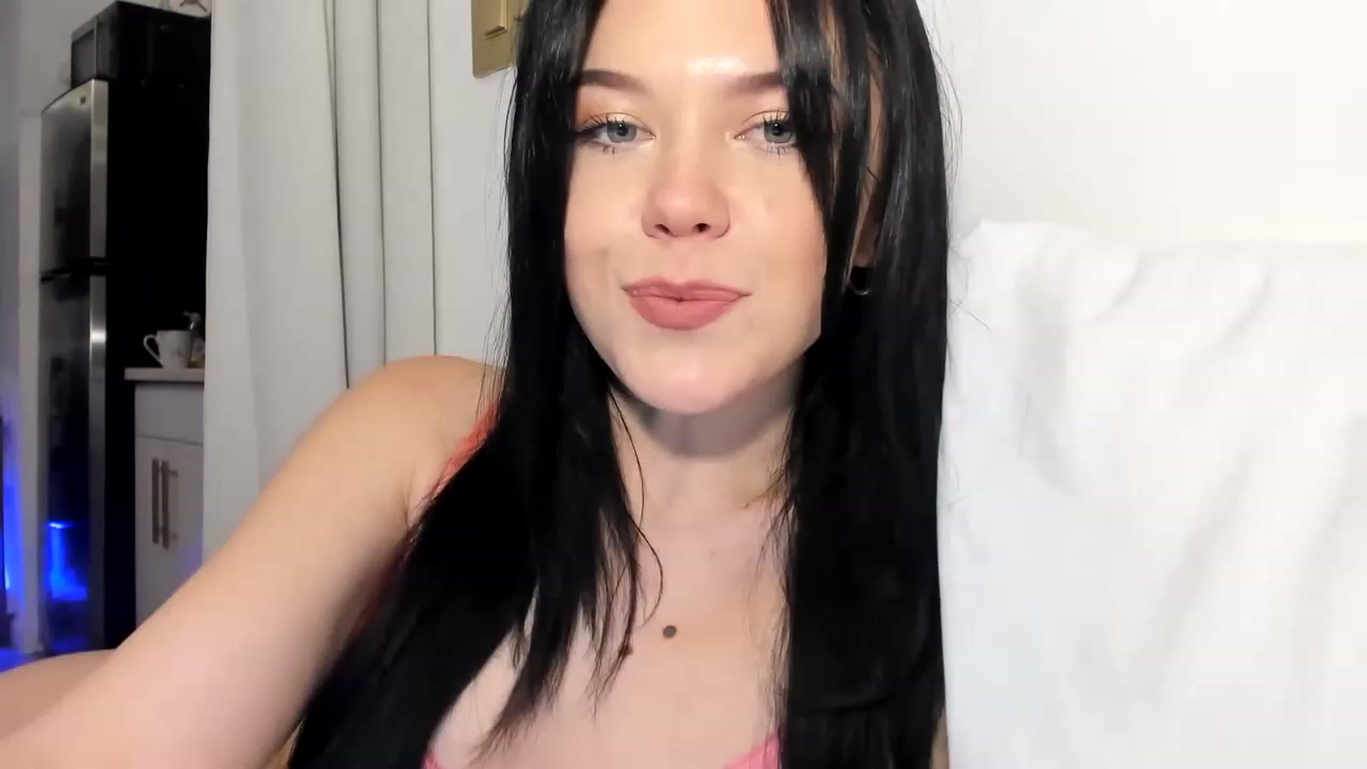 Gallery image thumbnail from Nancy_Morris's myfreecams stream on, 03/27/2023, 02:58 image 5 of 20