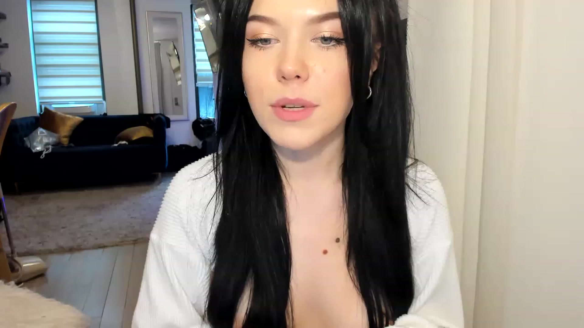 Gallery image thumbnail from Nancy_Morris's myfreecams stream on, 03/27/2023, 20:24 image 17 of 20