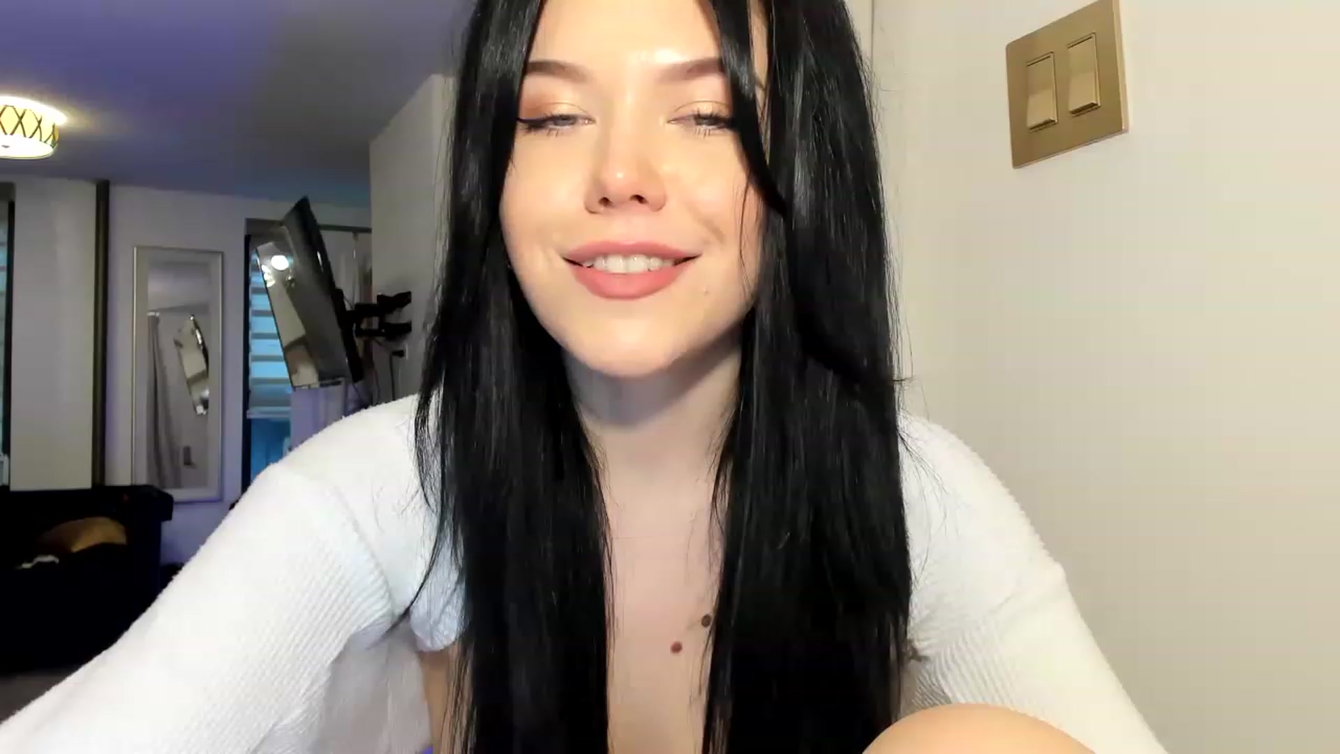 Gallery image thumbnail from Nancy_Morris's myfreecams stream on, 03/27/2023, 22:02 image 17 of 20