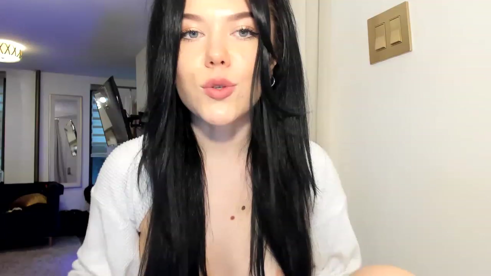 Gallery image thumbnail from Nancy_Morris's myfreecams stream on, 03/27/2023, 22:02 image 19 of 20