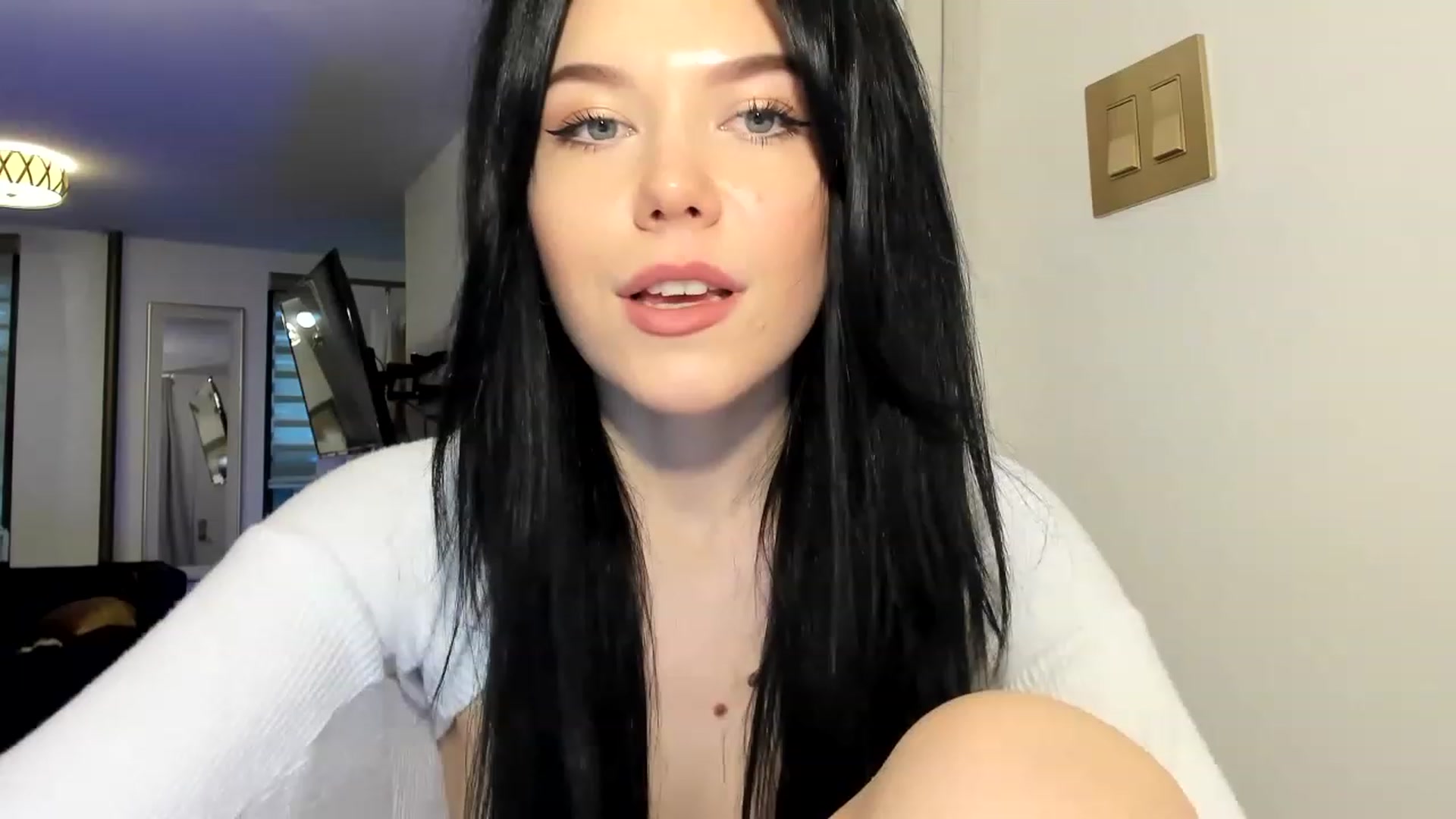 Gallery image thumbnail from Nancy_Morris's myfreecams stream on, 03/27/2023, 22:02 image 16 of 20