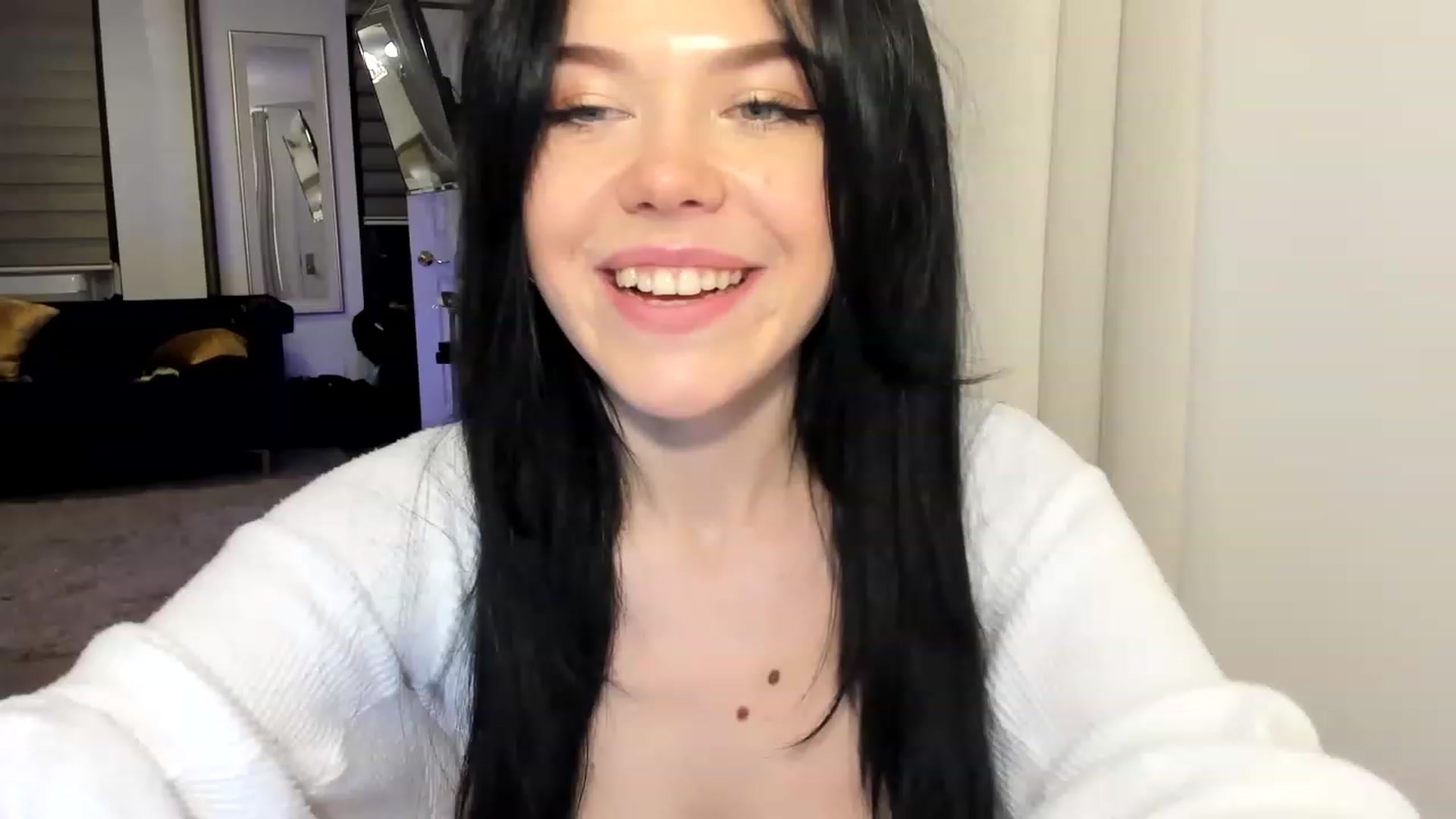 Gallery image thumbnail from Nancy_Morris's myfreecams stream on, 03/27/2023, 23:53 image 13 of 20