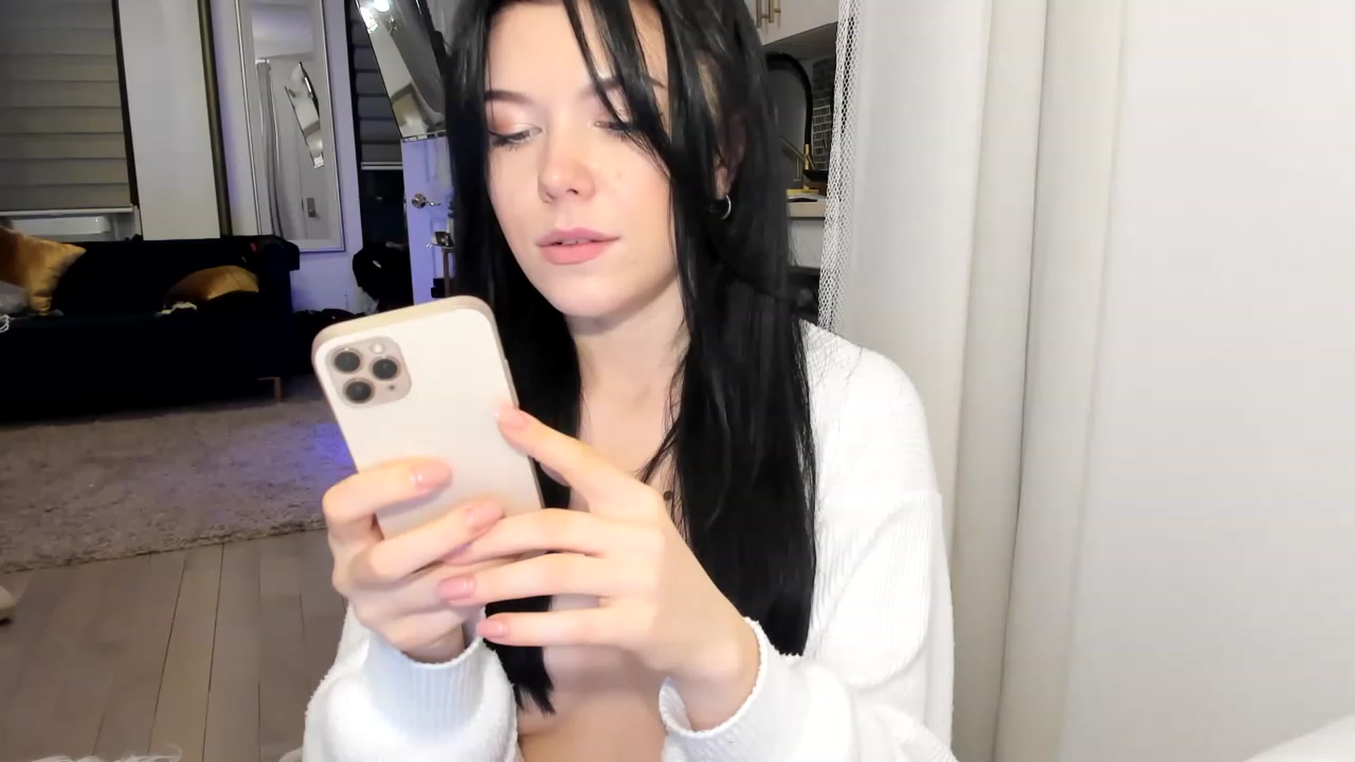 Gallery image thumbnail from Nancy_Morris's myfreecams stream on, 03/27/2023, 23:53 image 10 of 20