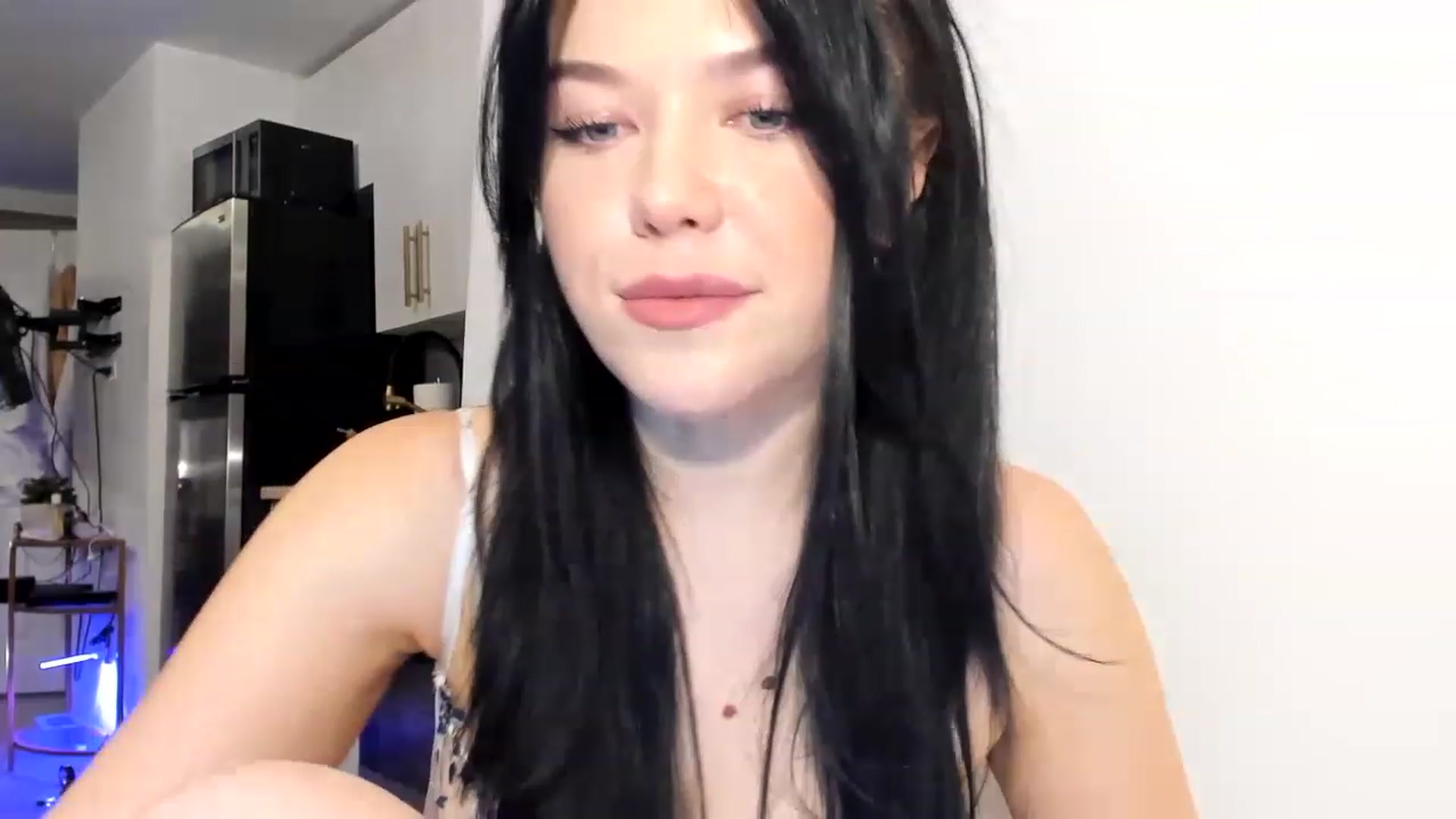 Gallery image thumbnail from Nancy_Morris's myfreecams stream on, 03/30/2023, 24:10 image 17 of 20