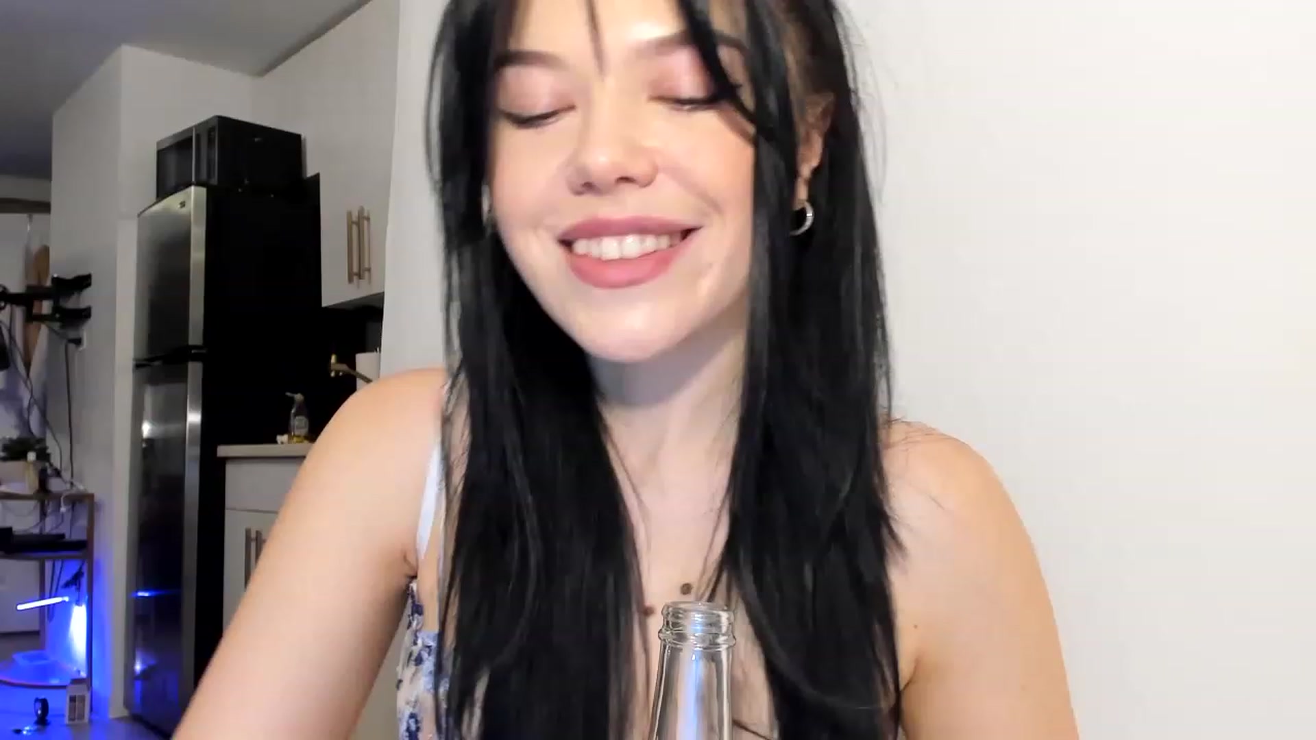 Gallery image thumbnail from Nancy_Morris's myfreecams stream on, 03/30/2023, 24:10 image 20 of 20