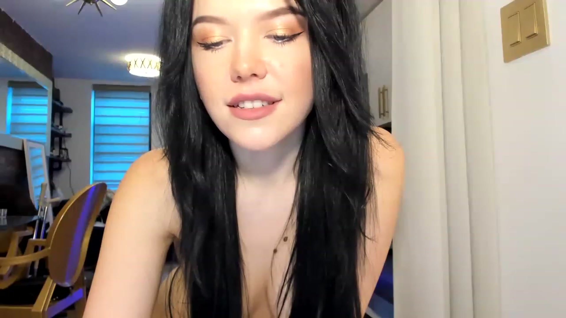 Gallery image thumbnail from Nancy_Morris's myfreecams stream on, 03/30/2023, 23:14 image 16 of 20