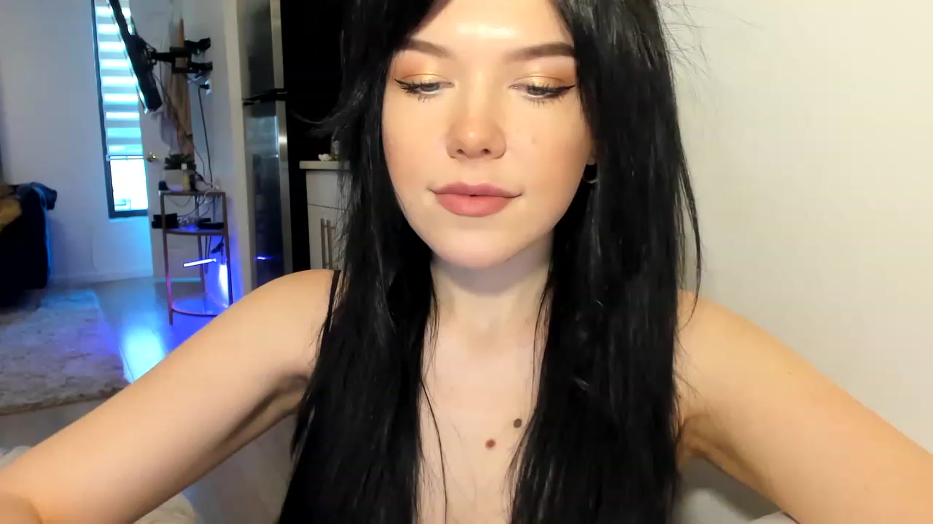 Gallery image thumbnail from Nancy_Morris's myfreecams stream on, 03/30/2023, 23:14 image 5 of 20