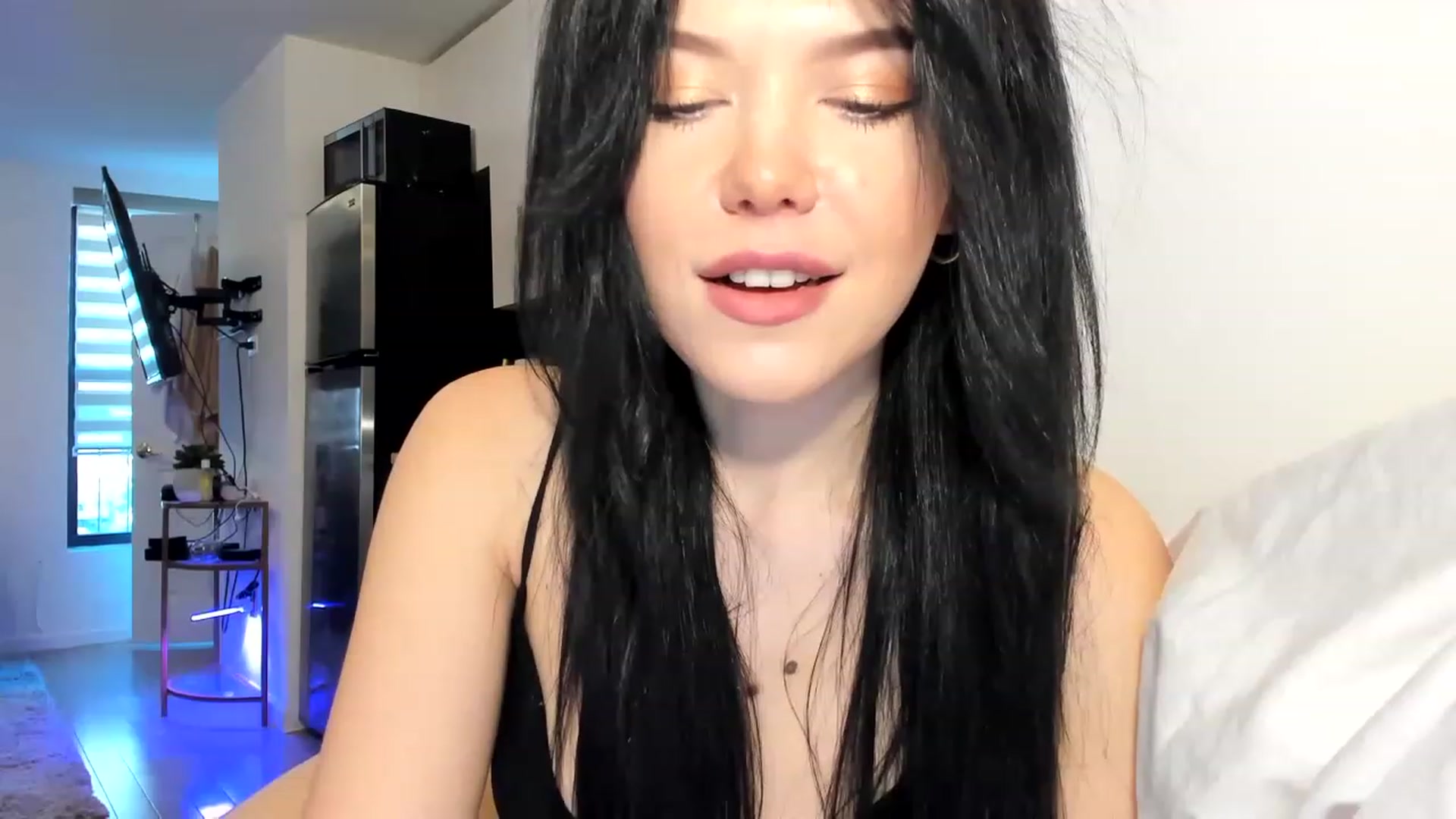 Gallery image thumbnail from Nancy_Morris's myfreecams stream on, 03/30/2023, 23:14 image 10 of 20