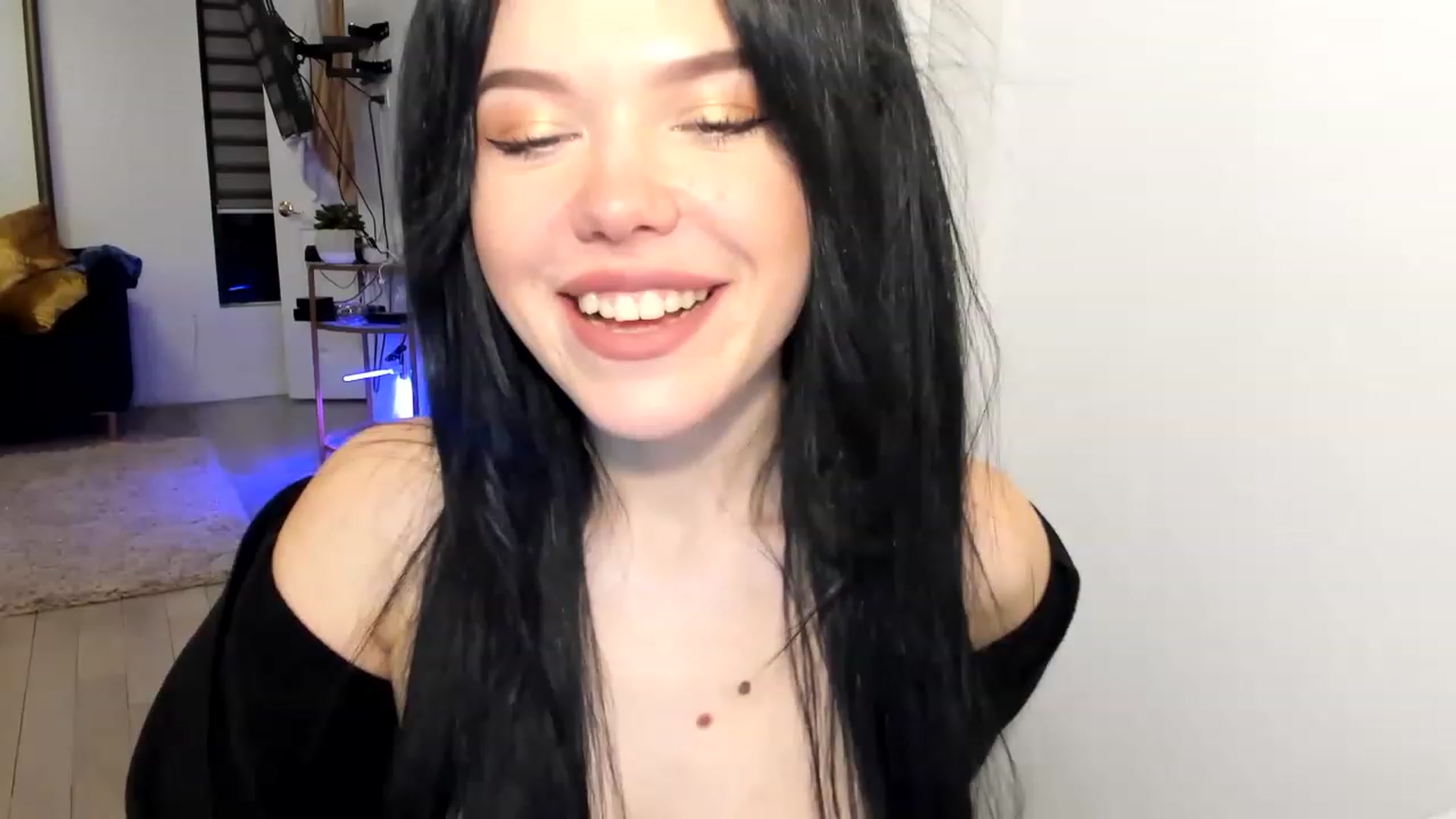Gallery image thumbnail from Nancy_Morris's myfreecams stream on, 03/31/2023, 02:56 image 1 of 20