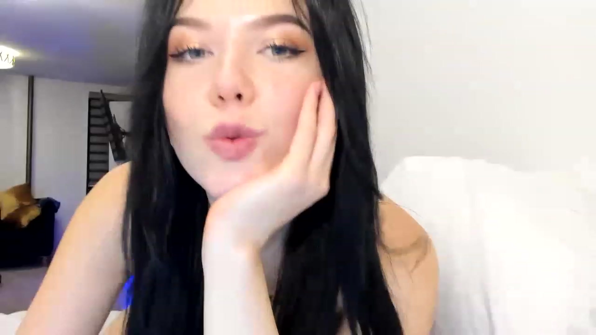 Gallery image thumbnail from Nancy_Morris's myfreecams stream on, 03/31/2023, 04:13 image 3 of 20
