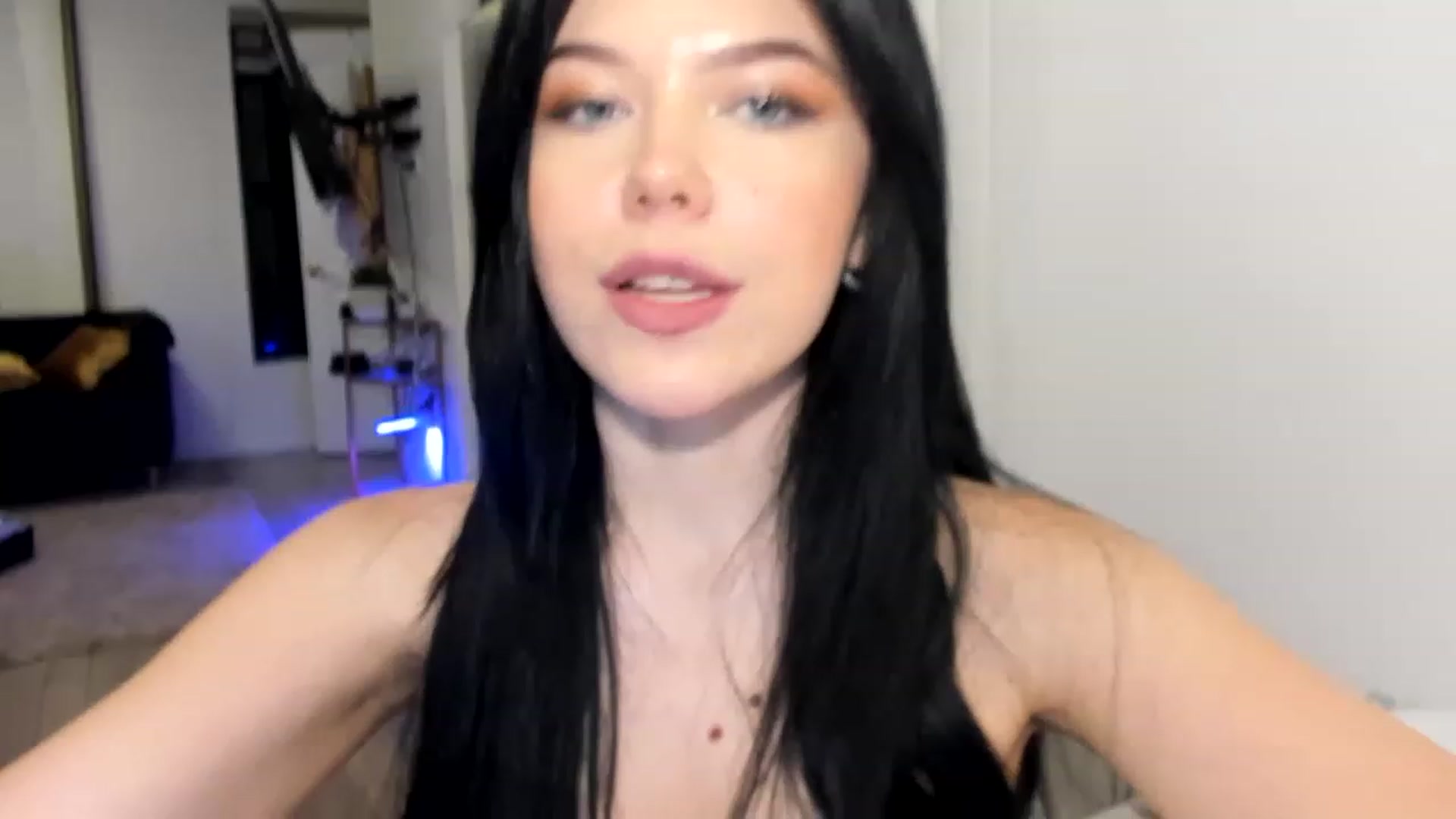Gallery image thumbnail from Nancy_Morris's myfreecams stream on, 04/01/2023, 02:13 image 20 of 20