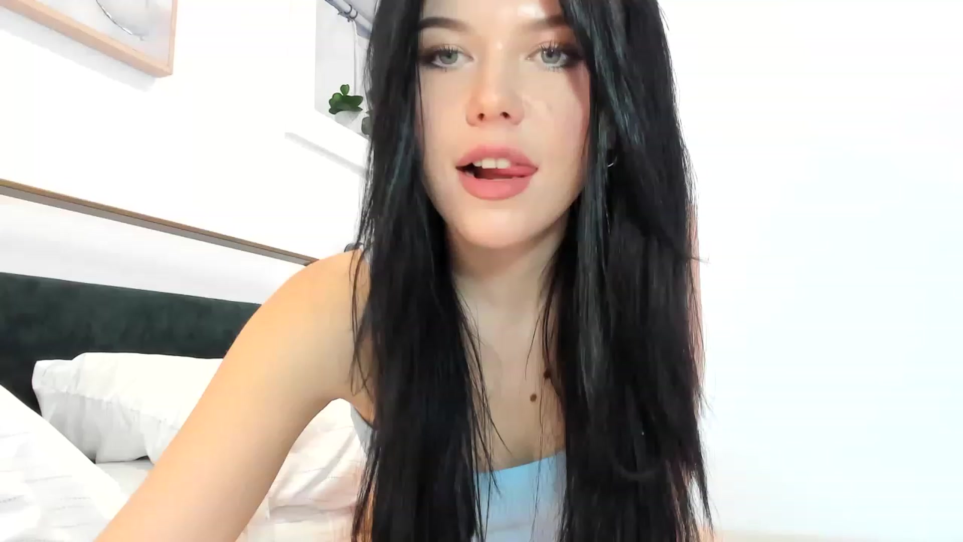 Gallery image thumbnail from Nancy_Morris's myfreecams stream on, 04/02/2023, 24:19 image 9 of 20
