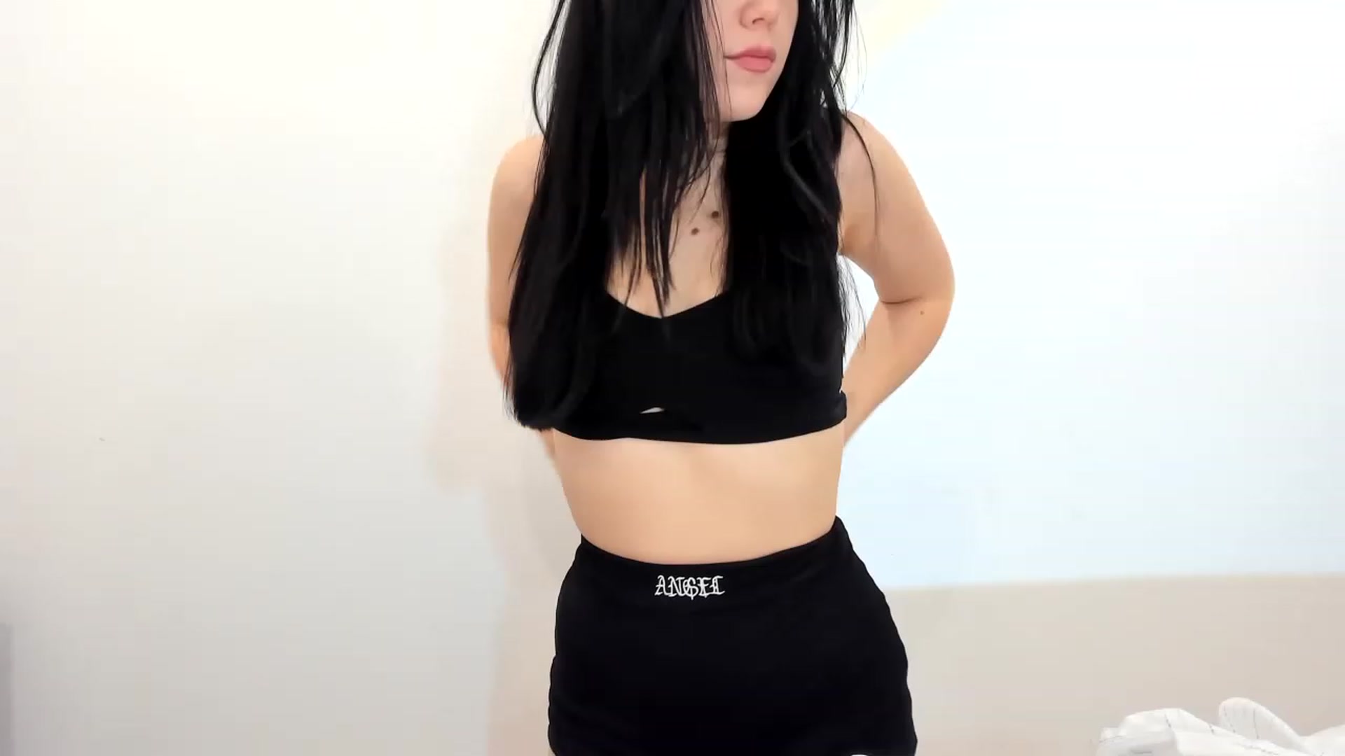 Gallery image thumbnail from Nancy_Morris's myfreecams stream on, 04/02/2023, 02:14 image 7 of 20