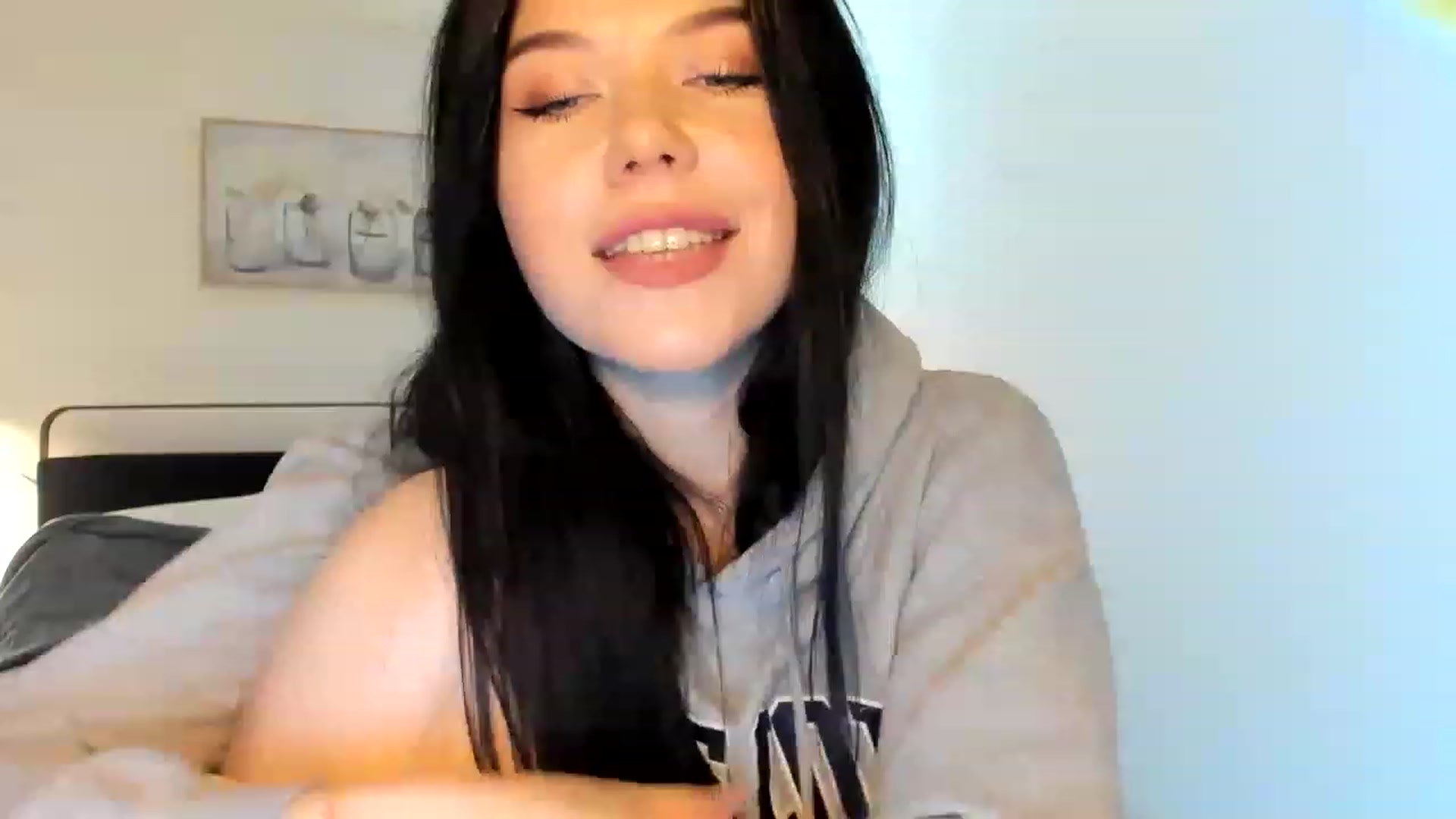 Gallery image thumbnail from Nancy_Morris's myfreecams stream on, 04/02/2023, 21:08 image 6 of 20