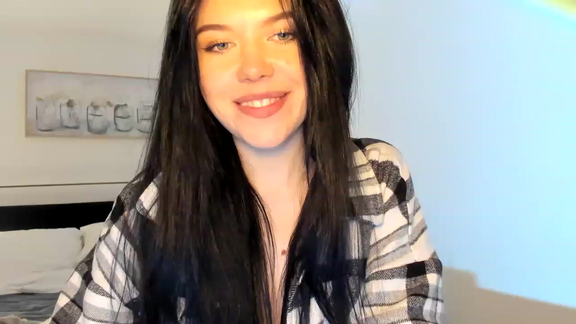 Gallery image thumbnail from Nancy_Morris's myfreecams stream on, 04/03/2023, 24:04 image 19 of 20