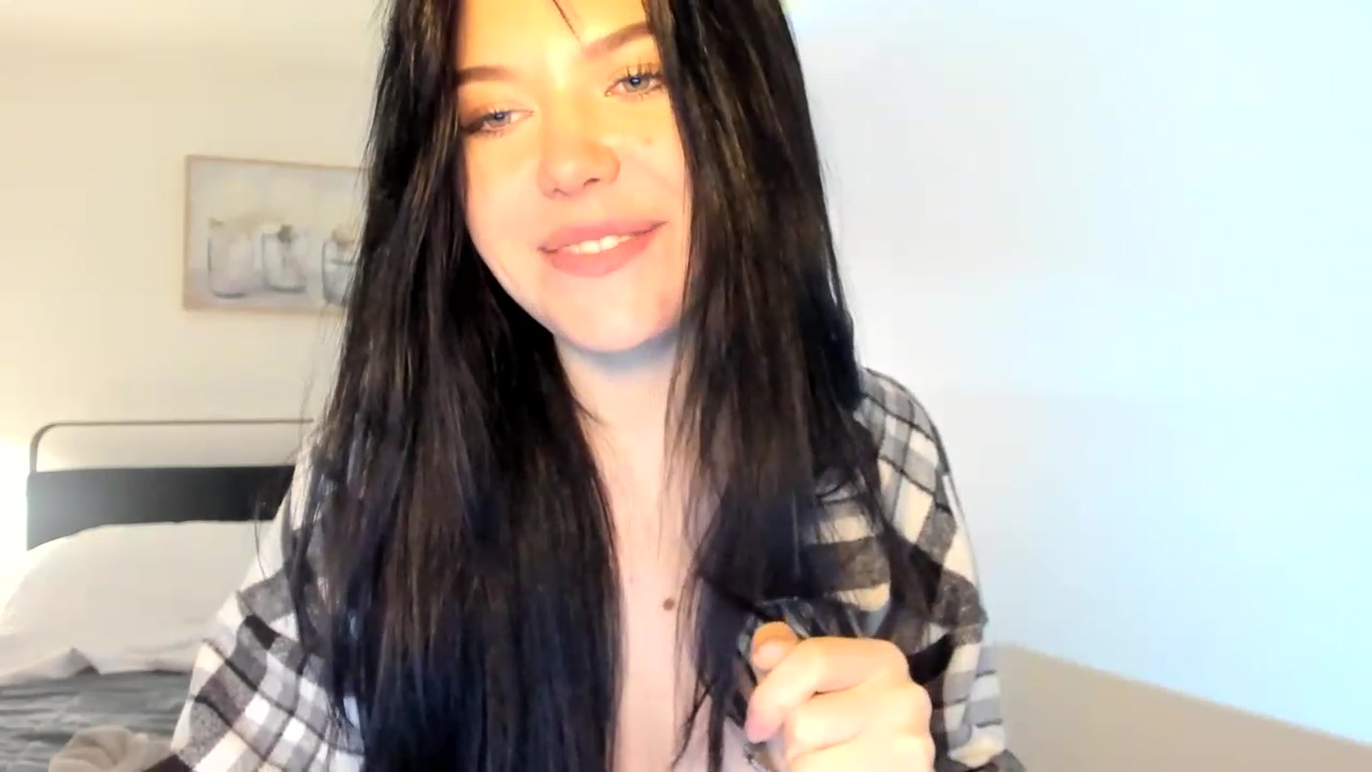 Gallery image thumbnail from Nancy_Morris's myfreecams stream on, 04/03/2023, 01:32 image 20 of 20