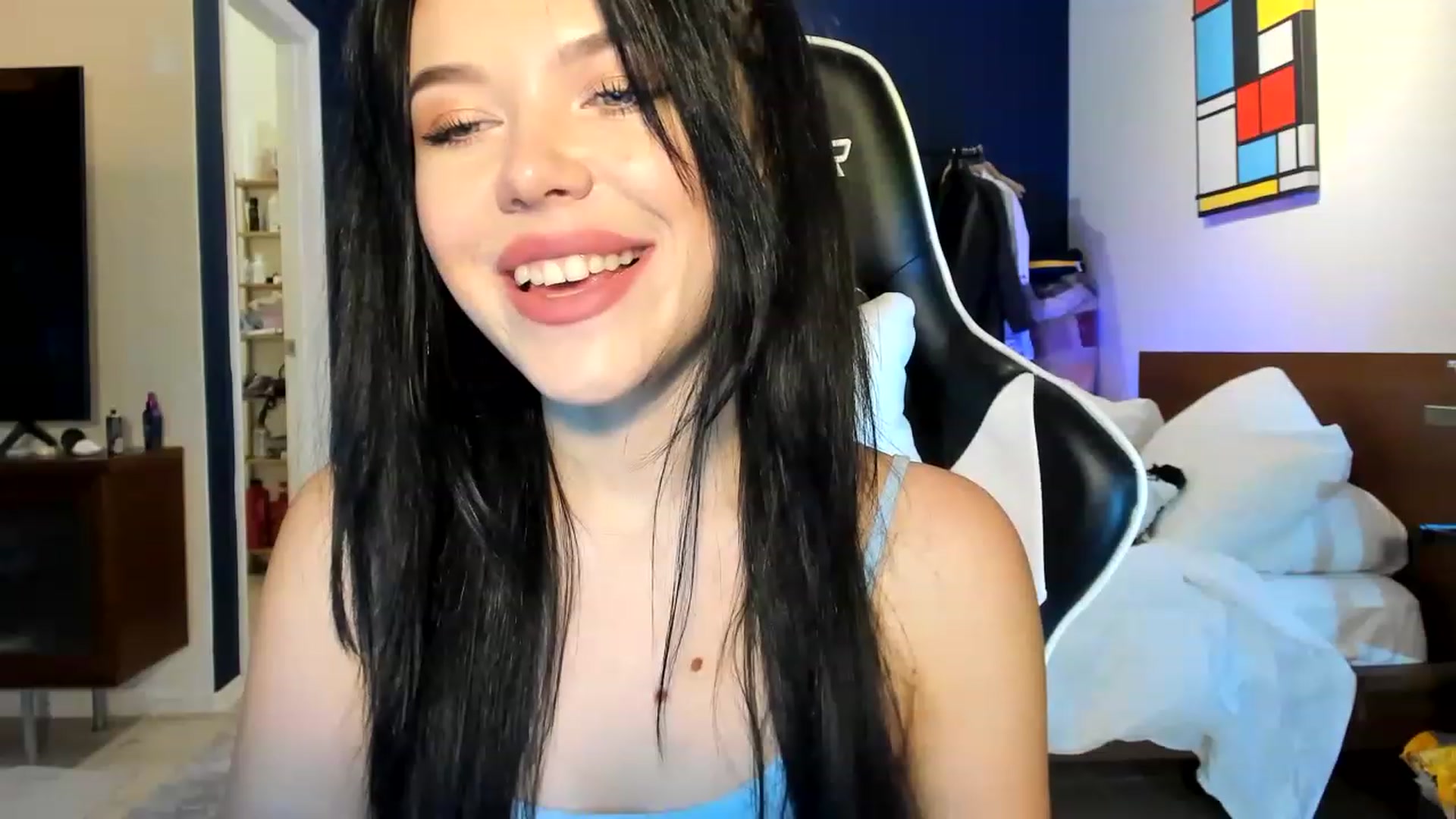 Gallery image thumbnail from Nancy_Morris's myfreecams stream on, 04/06/2023, 01:44 image 16 of 20
