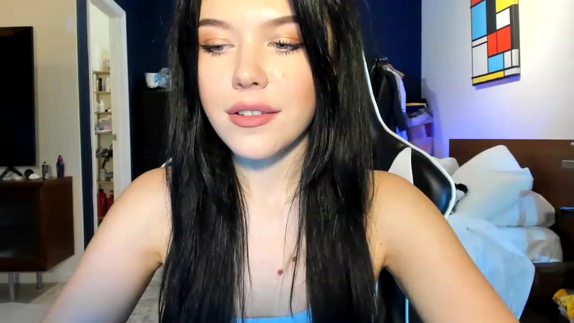 Gallery image thumbnail from Nancy_Morris's myfreecams stream on, 04/06/2023, 01:44 image 18 of 20