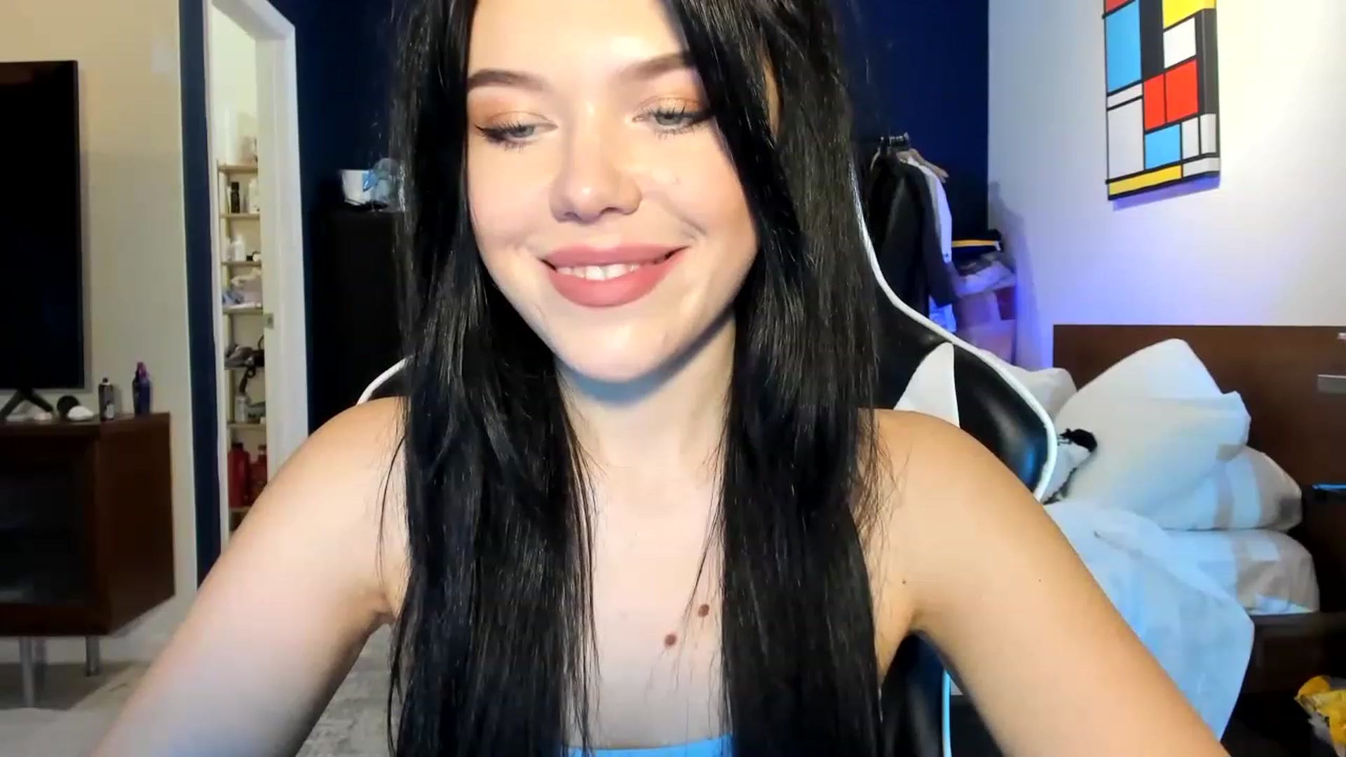 Gallery image thumbnail from Nancy_Morris's myfreecams stream on, 04/06/2023, 01:44 image 19 of 20