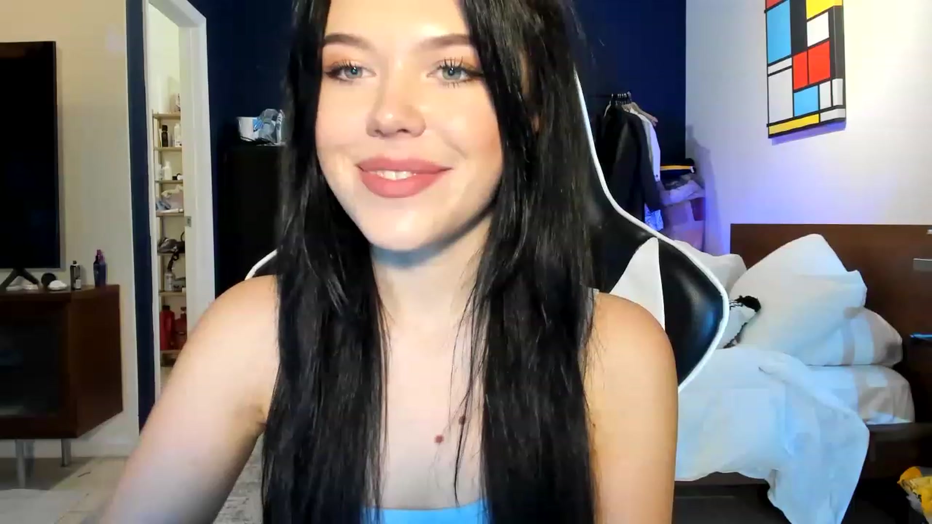 Gallery image thumbnail from Nancy_Morris's myfreecams stream on, 04/06/2023, 01:44 image 17 of 20