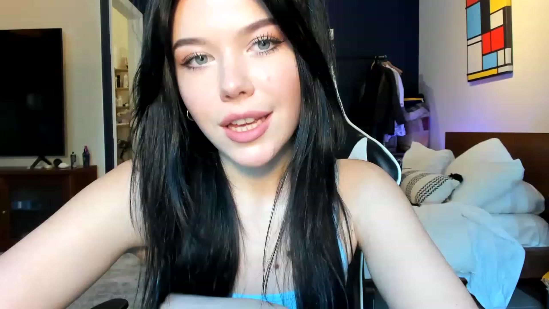 Gallery image thumbnail from Nancy_Morris's myfreecams stream on, 04/06/2023, 01:44 image 1 of 20