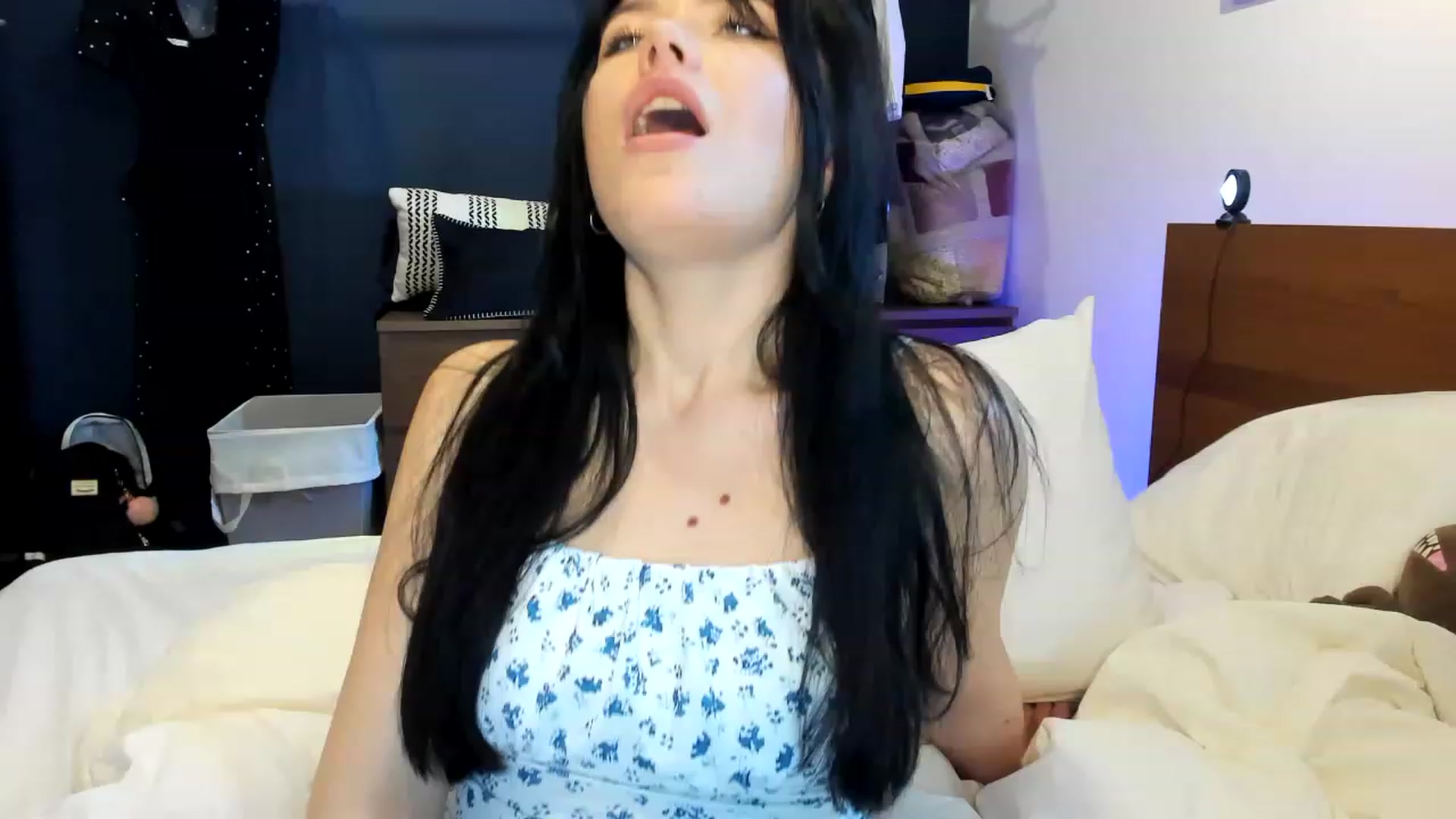 Gallery image thumbnail from Nancy_Morris's myfreecams stream on, 04/07/2023, 01:13 image 9 of 20