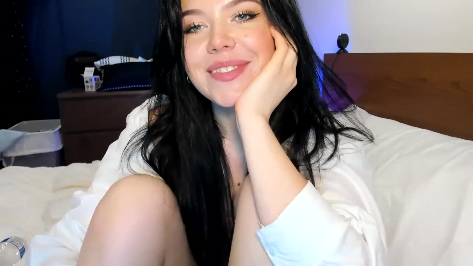 Gallery image thumbnail from Nancy_Morris's myfreecams stream on, 04/08/2023, 03:09 image 5 of 20