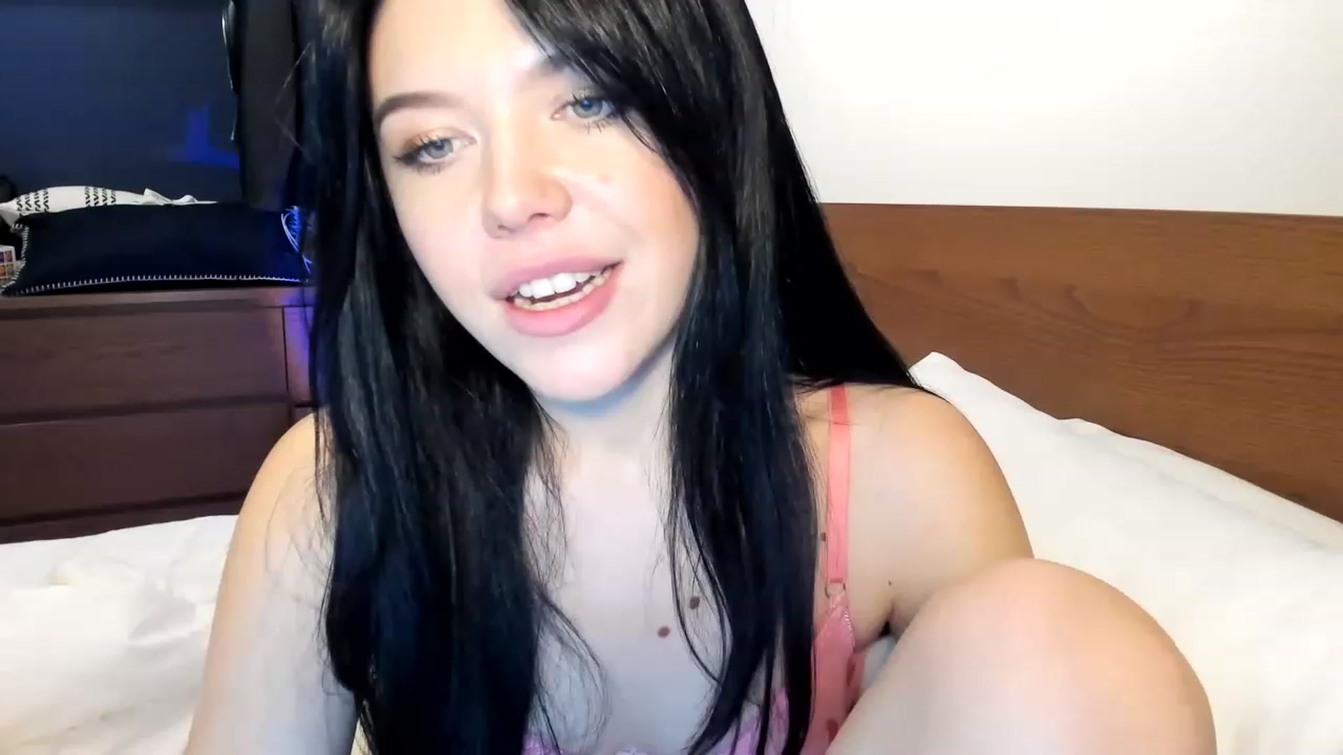 Gallery image thumbnail from Nancy_Morris's myfreecams stream on, 04/08/2023, 04:58 image 10 of 20
