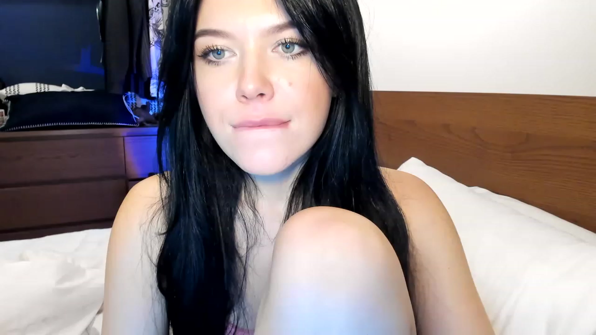 Gallery image thumbnail from Nancy_Morris's myfreecams stream on, 04/08/2023, 04:58 image 9 of 20