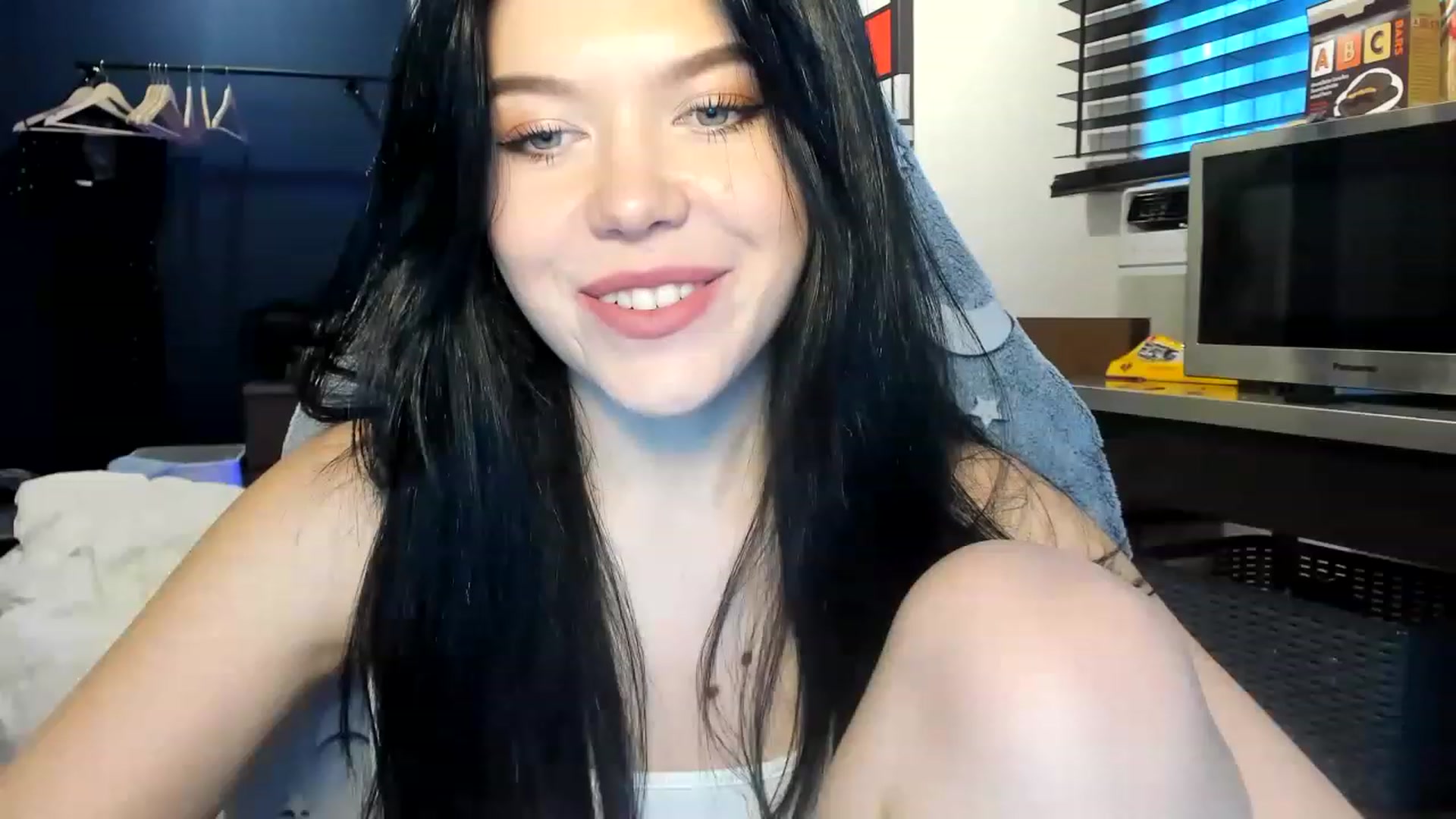 Gallery image thumbnail from Nancy_Morris's myfreecams stream on, 04/09/2023, 01:52 image 14 of 20