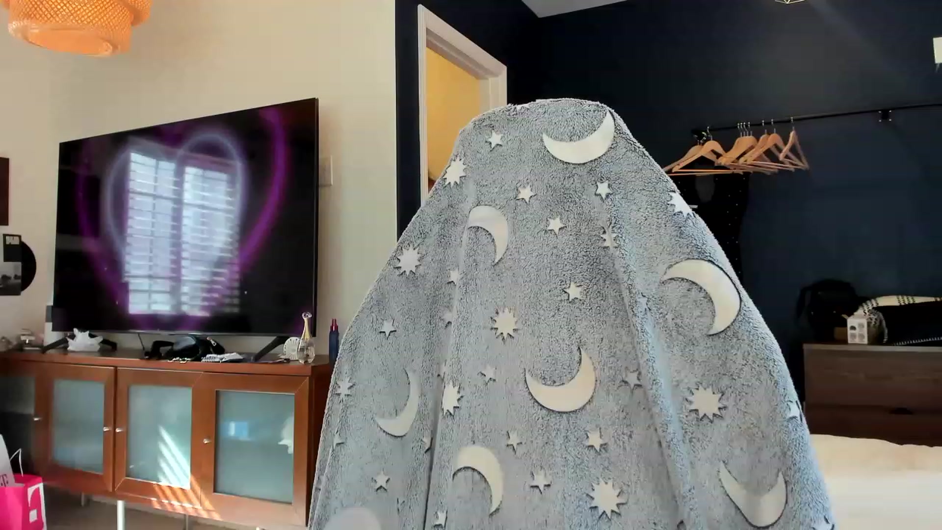 Gallery image thumbnail from Nancy_Morris's myfreecams stream on, 04/09/2023, 23:56 image 13 of 20