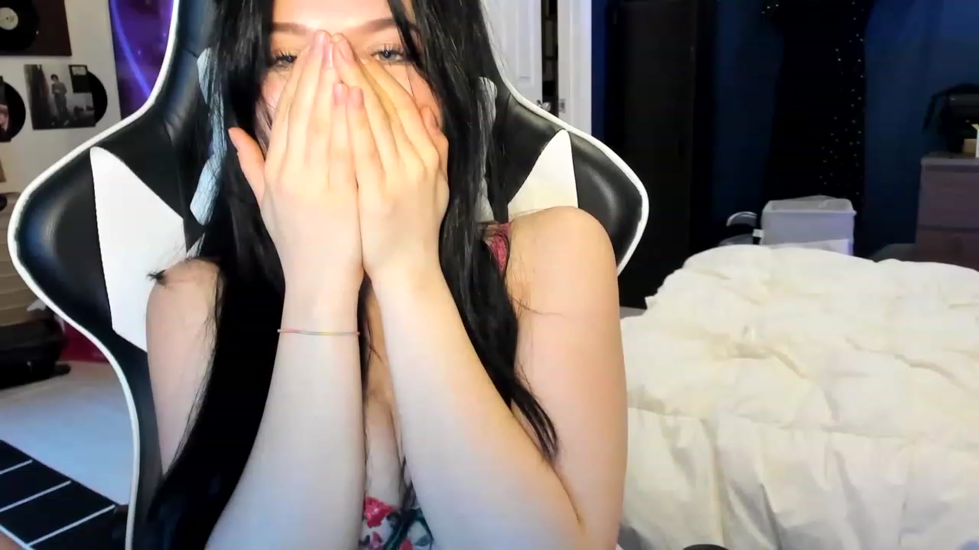 Gallery image thumbnail from Nancy_Morris's myfreecams stream on, 04/10/2023, 01:44 image 13 of 20