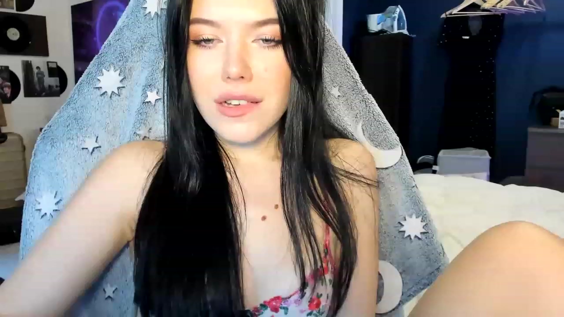 Gallery image thumbnail from Nancy_Morris's myfreecams stream on, 04/10/2023, 01:44 image 5 of 20