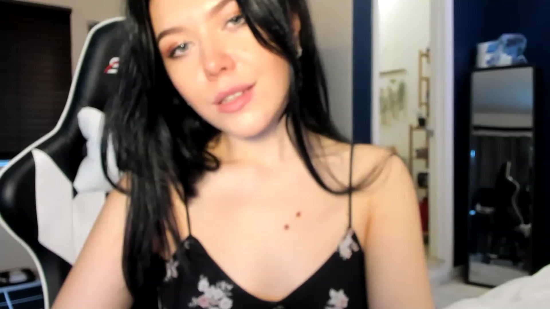 Gallery image thumbnail from Nancy_Morris's myfreecams stream on, 04/13/2023, 24:06 image 12 of 20
