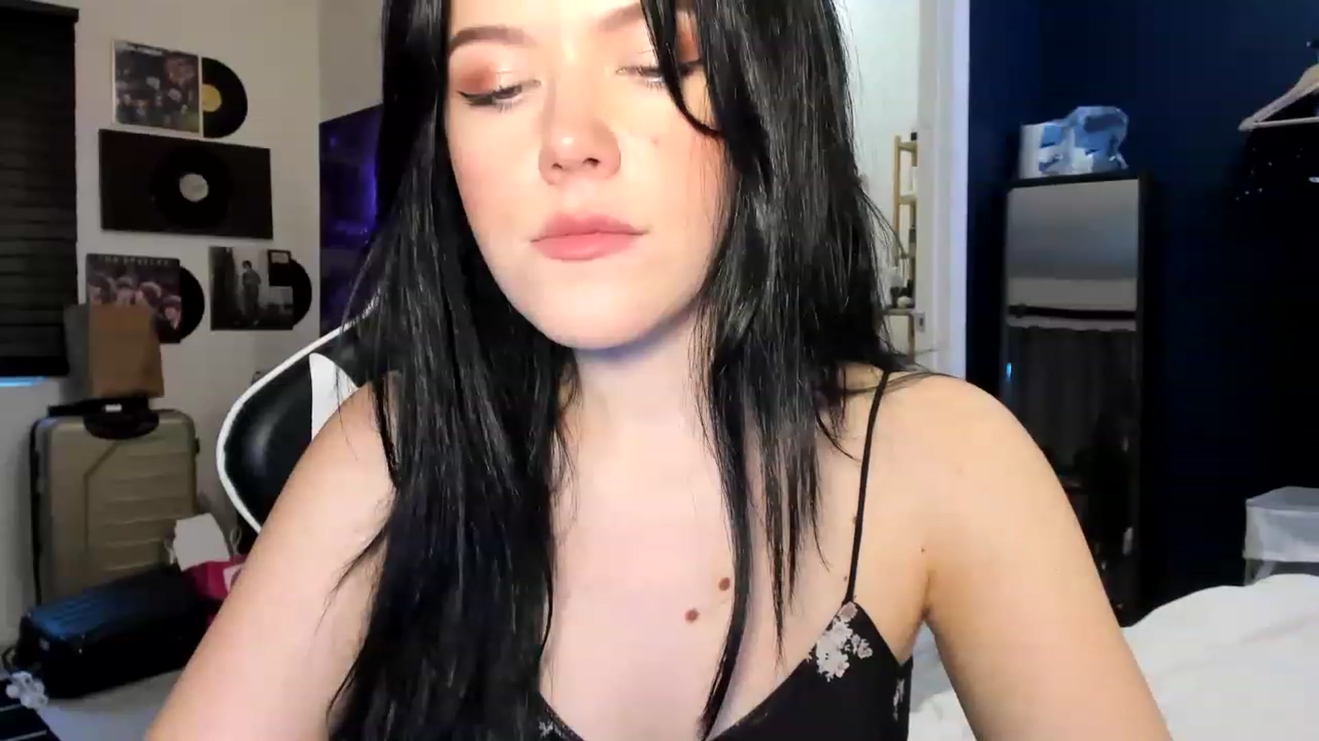 Gallery image thumbnail from Nancy_Morris's myfreecams stream on, 04/13/2023, 24:59 image 16 of 20