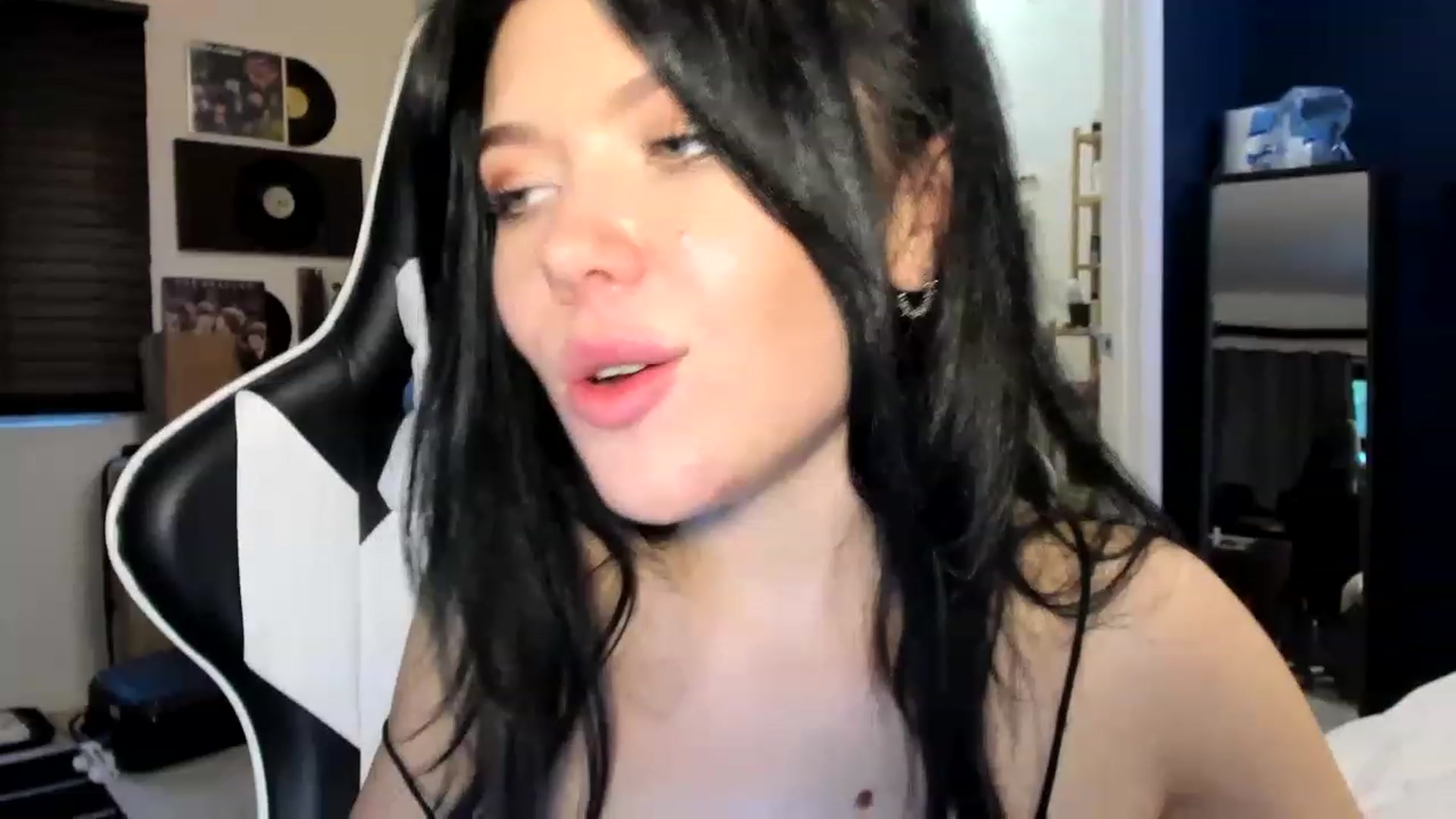 Gallery image thumbnail from Nancy_Morris's myfreecams stream on, 04/13/2023, 24:59 image 12 of 20