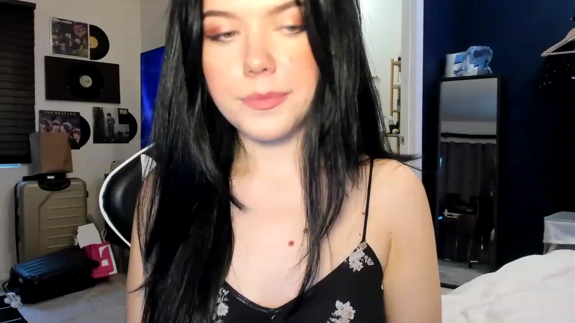 Gallery image thumbnail from Nancy_Morris's myfreecams stream on, 04/13/2023, 24:59 image 20 of 20