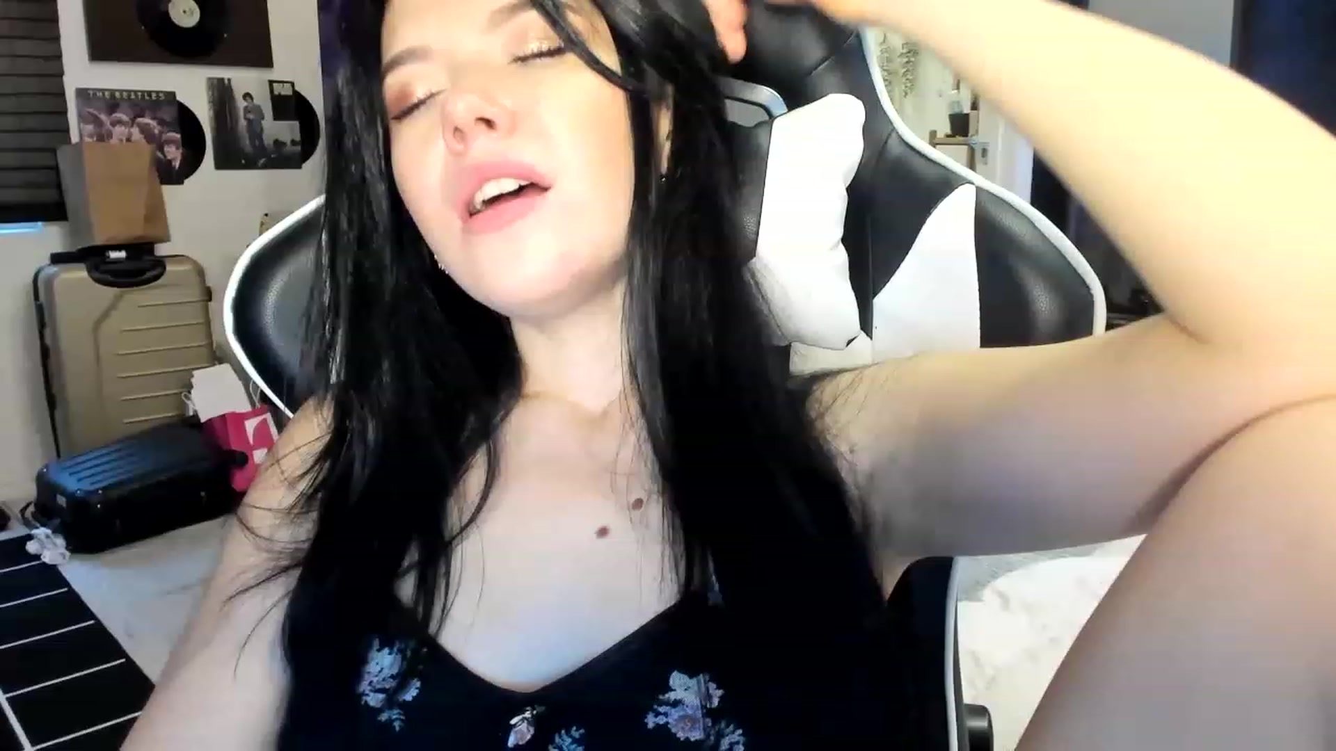 Gallery image thumbnail from Nancy_Morris's myfreecams stream on, 04/13/2023, 24:59 image 1 of 20
