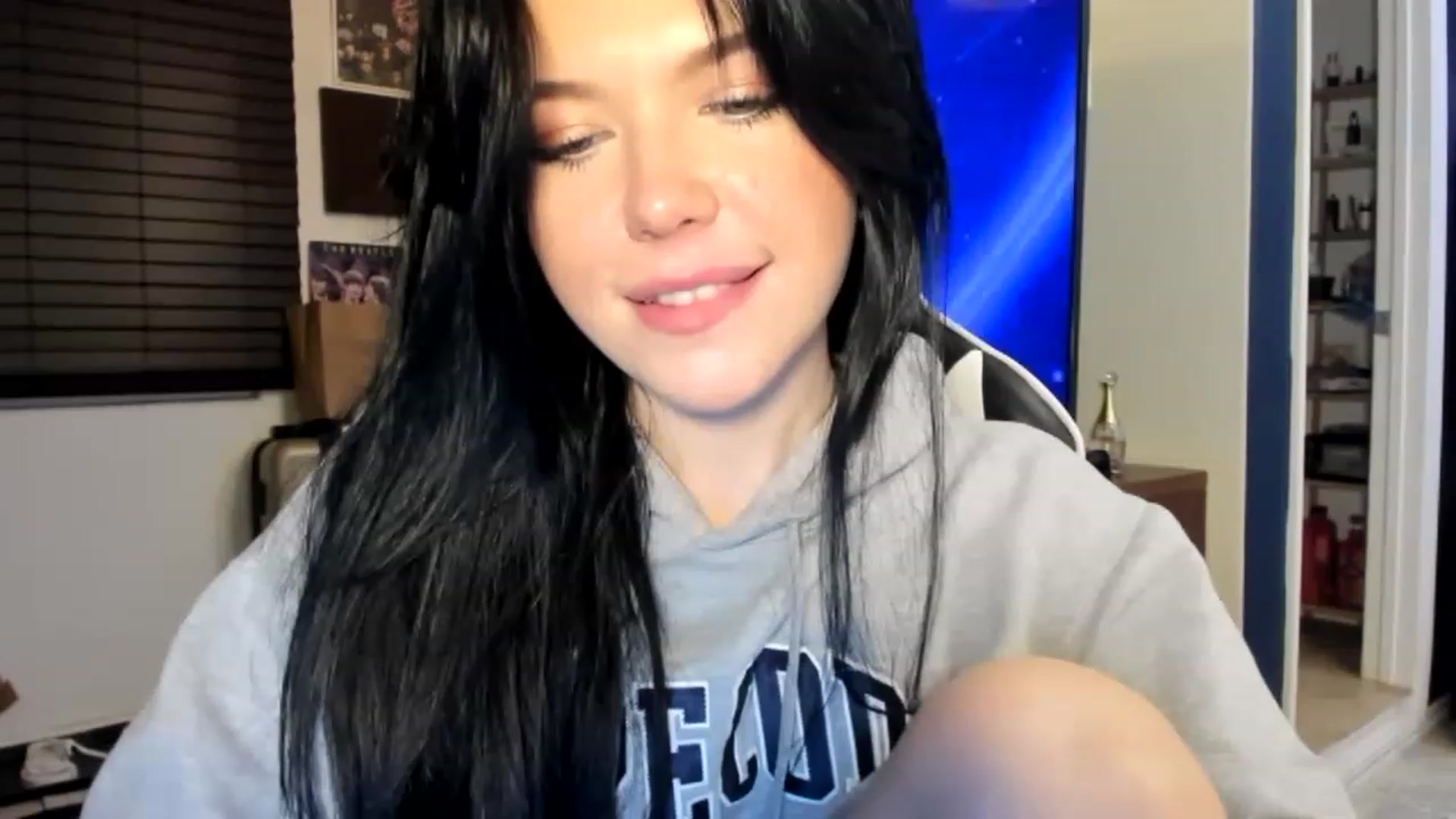 Gallery image thumbnail from Nancy_Morris's myfreecams stream on, 04/13/2023, 03:51 image 8 of 20
