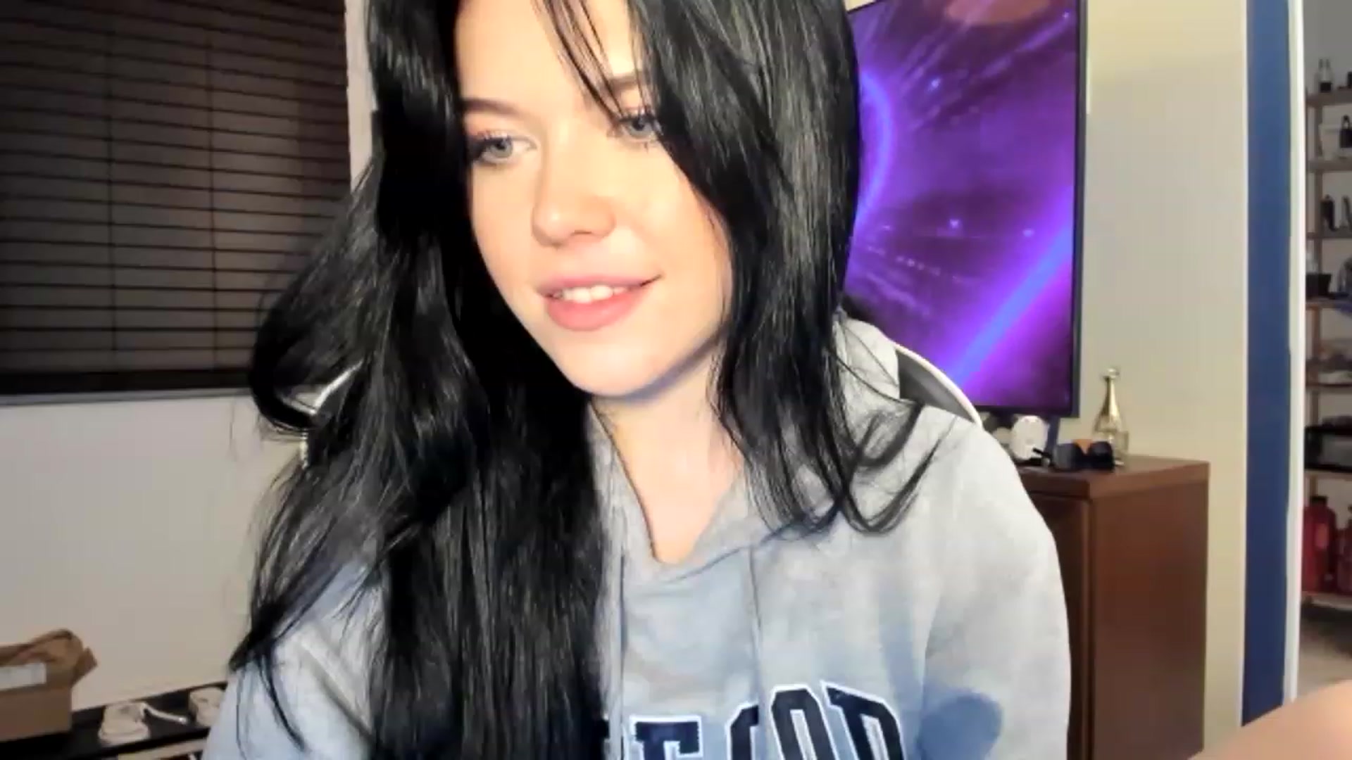 Gallery image thumbnail from Nancy_Morris's myfreecams stream on, 04/13/2023, 03:51 image 15 of 20