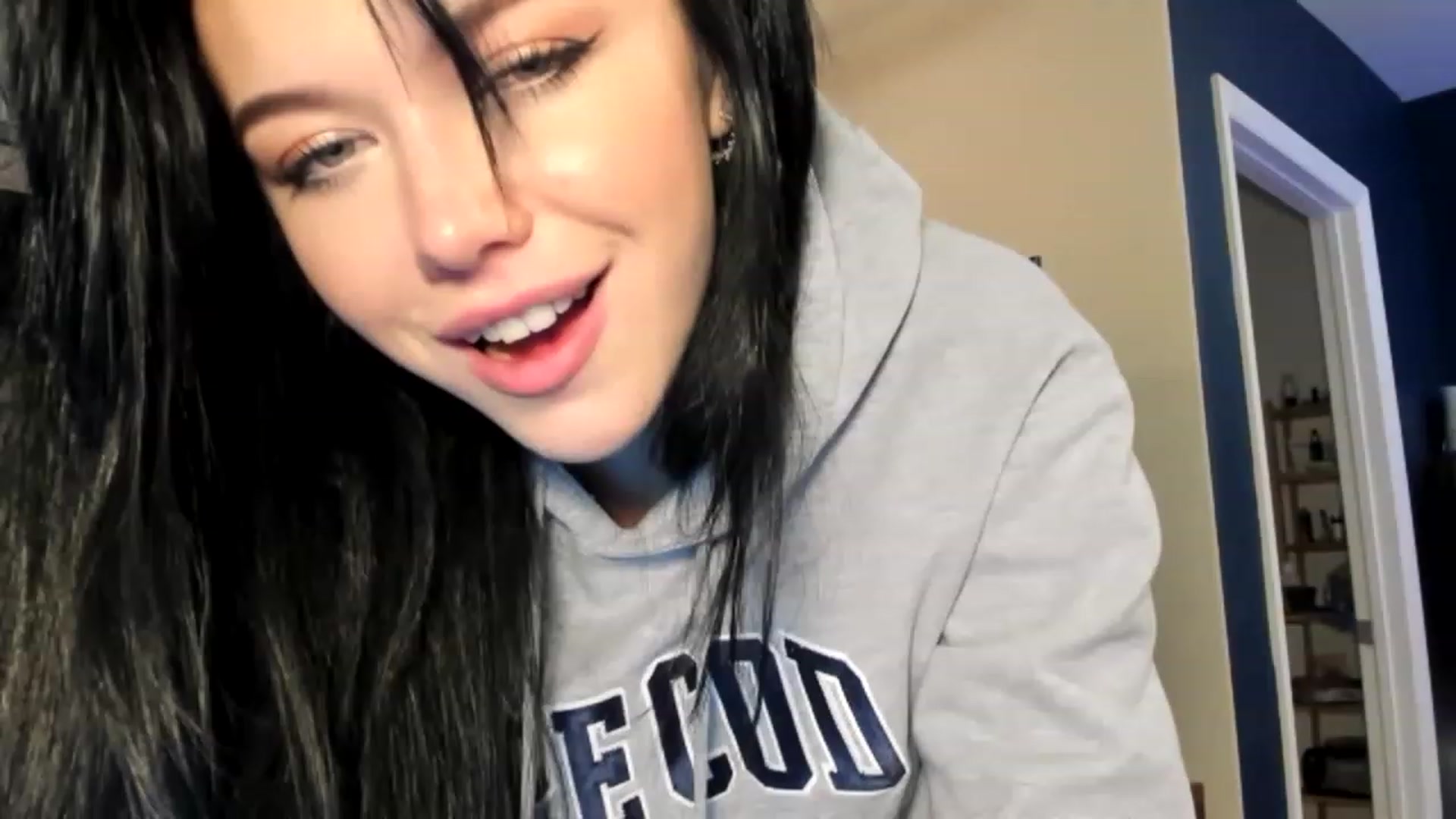 Gallery image thumbnail from Nancy_Morris's myfreecams stream on, 04/13/2023, 03:51 image 4 of 20
