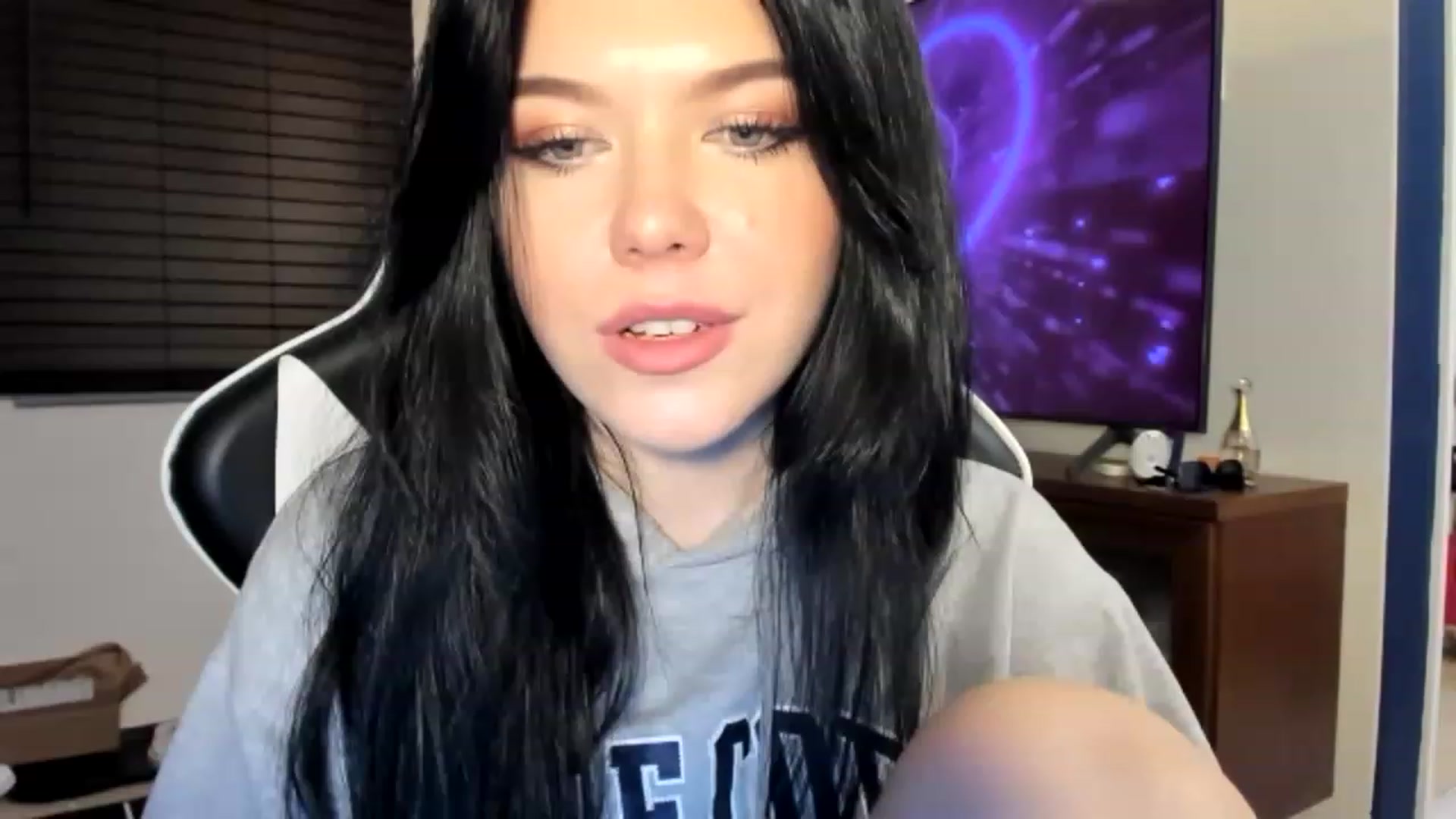 Gallery image thumbnail from Nancy_Morris's myfreecams stream on, 04/13/2023, 04:46 image 9 of 20