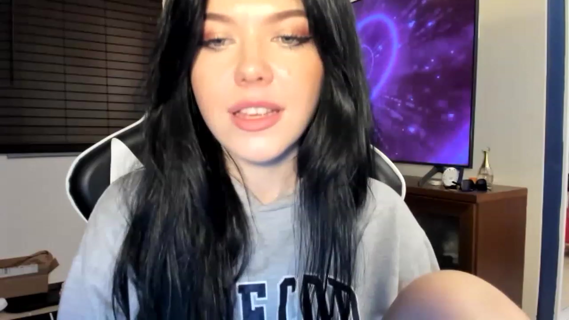 Gallery image thumbnail from Nancy_Morris's myfreecams stream on, 04/13/2023, 04:46 image 11 of 20