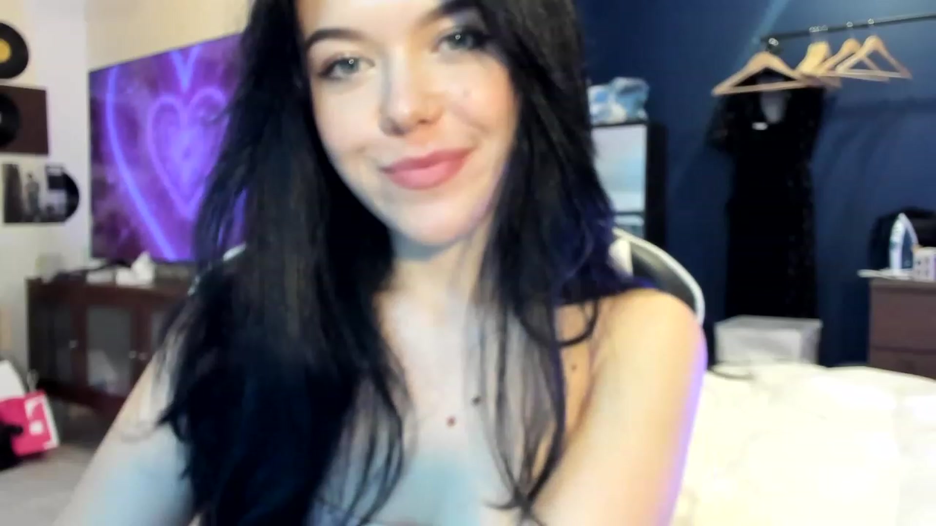 Gallery image thumbnail from Nancy_Morris's myfreecams stream on, 04/14/2023, 24:13 image 11 of 20